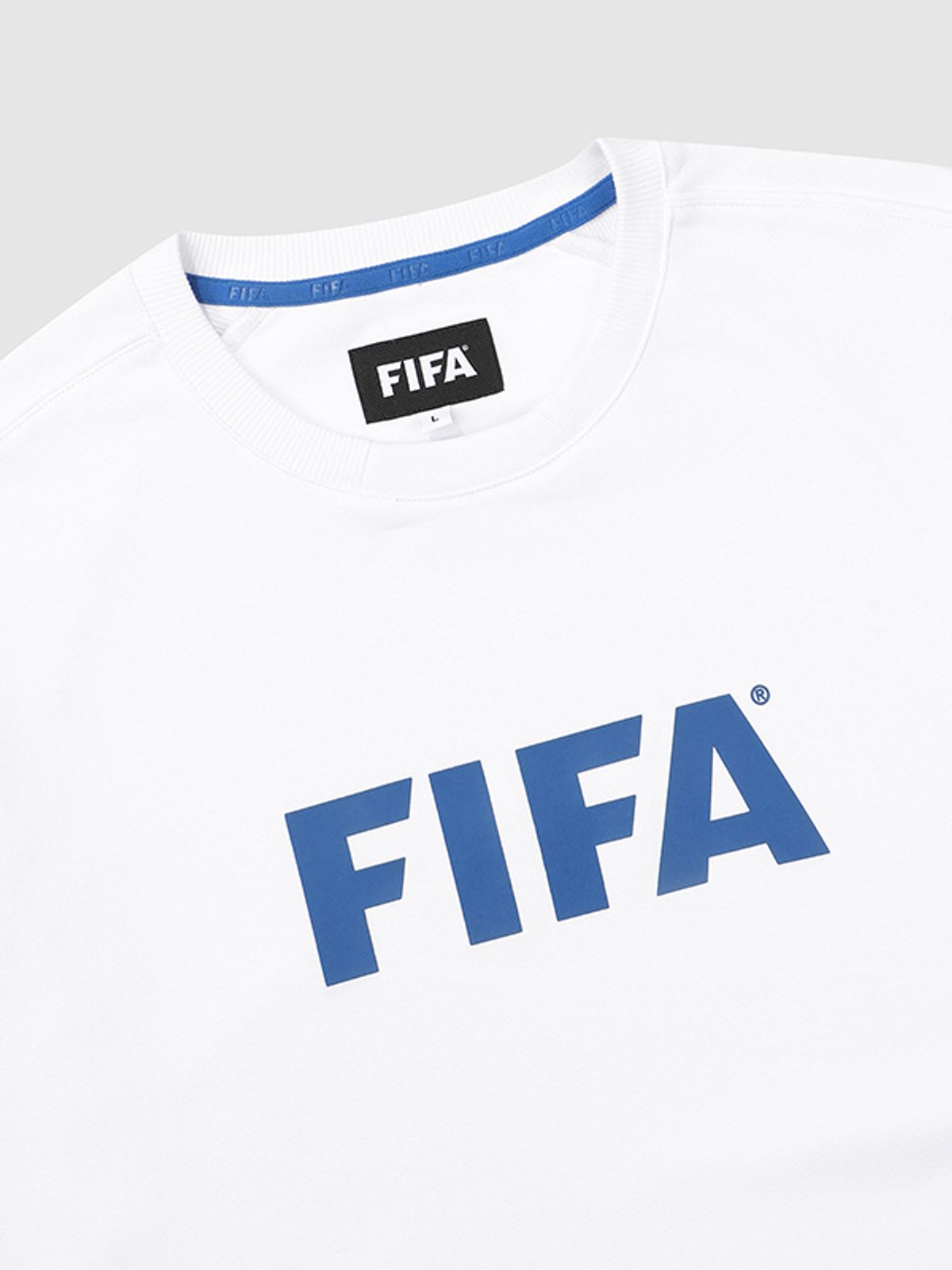 피파 1904(FIFA 1904) 에센셜 빅로고 맨투맨 화이트(FF23MR02U_100)