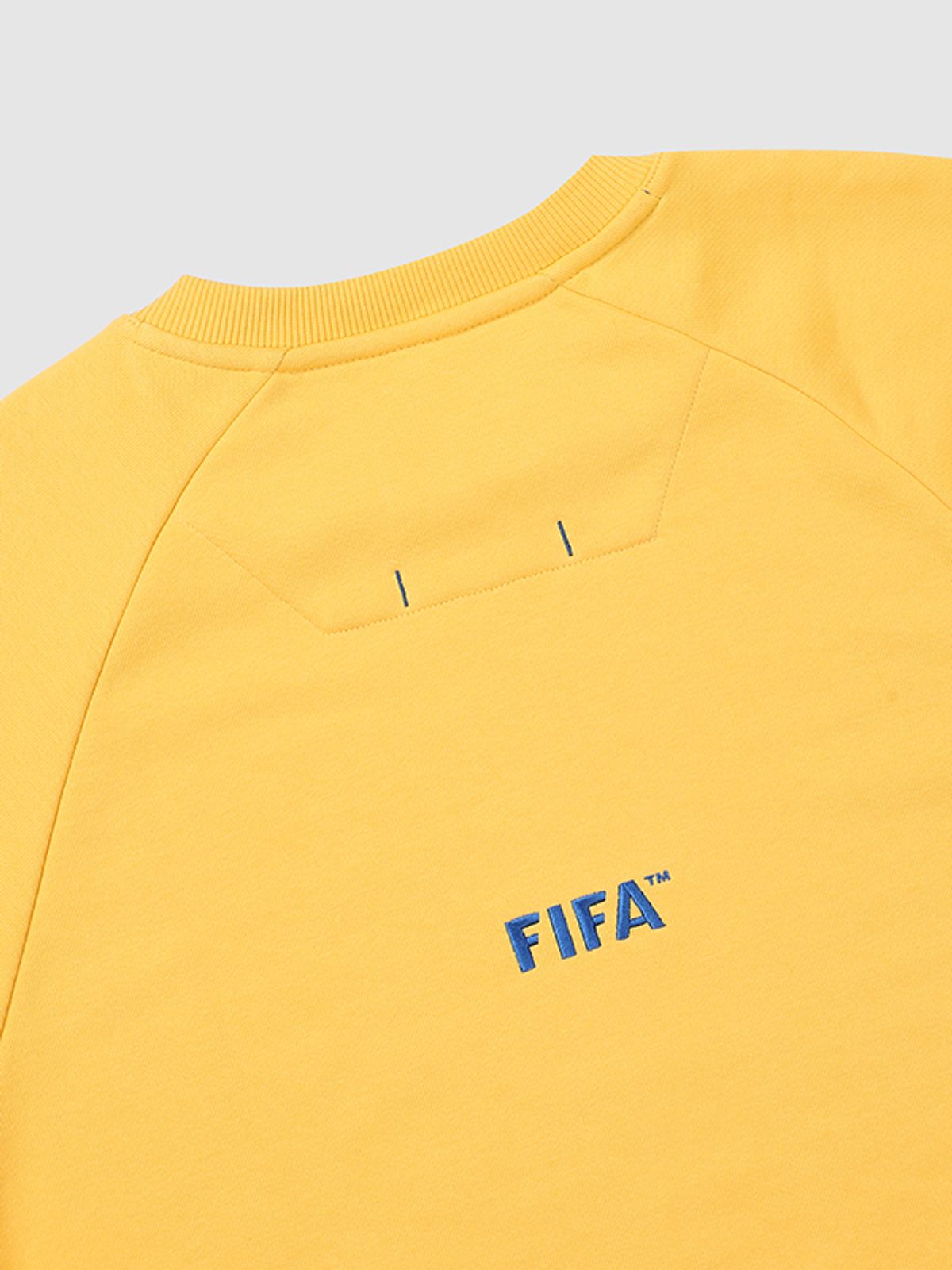 피파 1904(FIFA 1904) 에센셜 빅로고 맨투맨 옐로우(FF23MR02U_420)