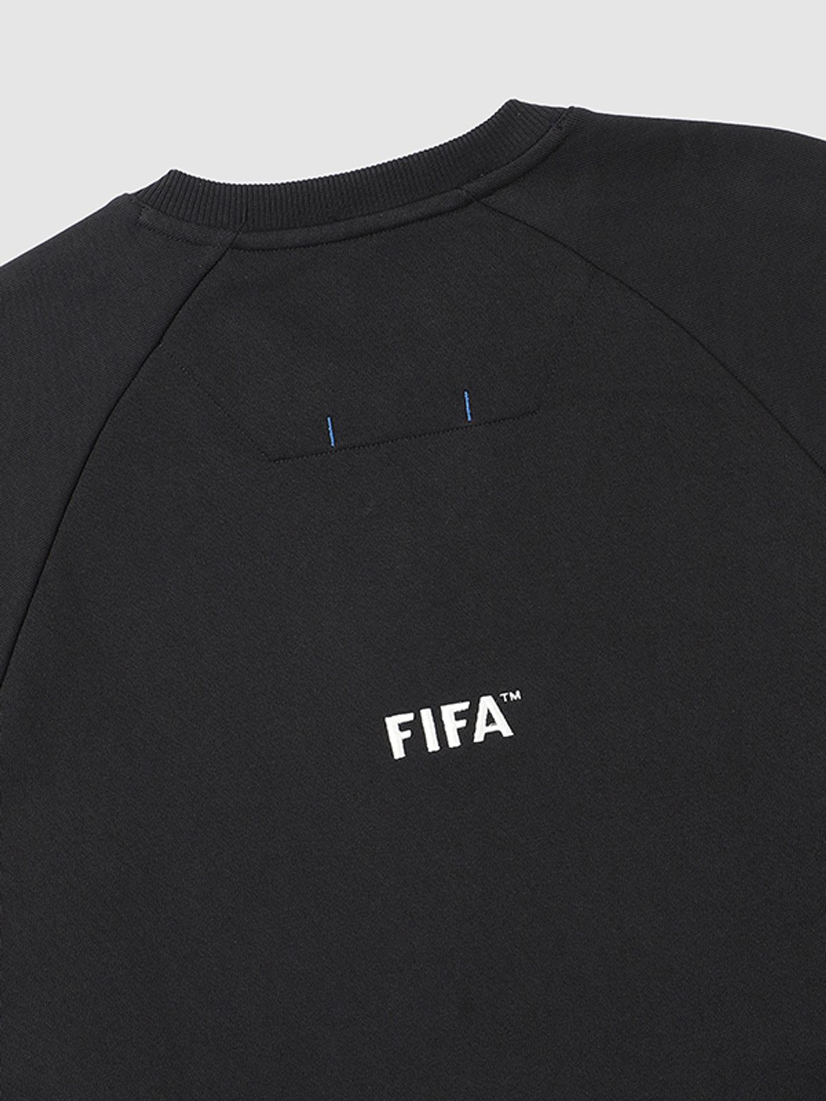 피파 1904(FIFA 1904) 에센셜 자수로고 맨투맨 블랙(FF23MR04U_160)