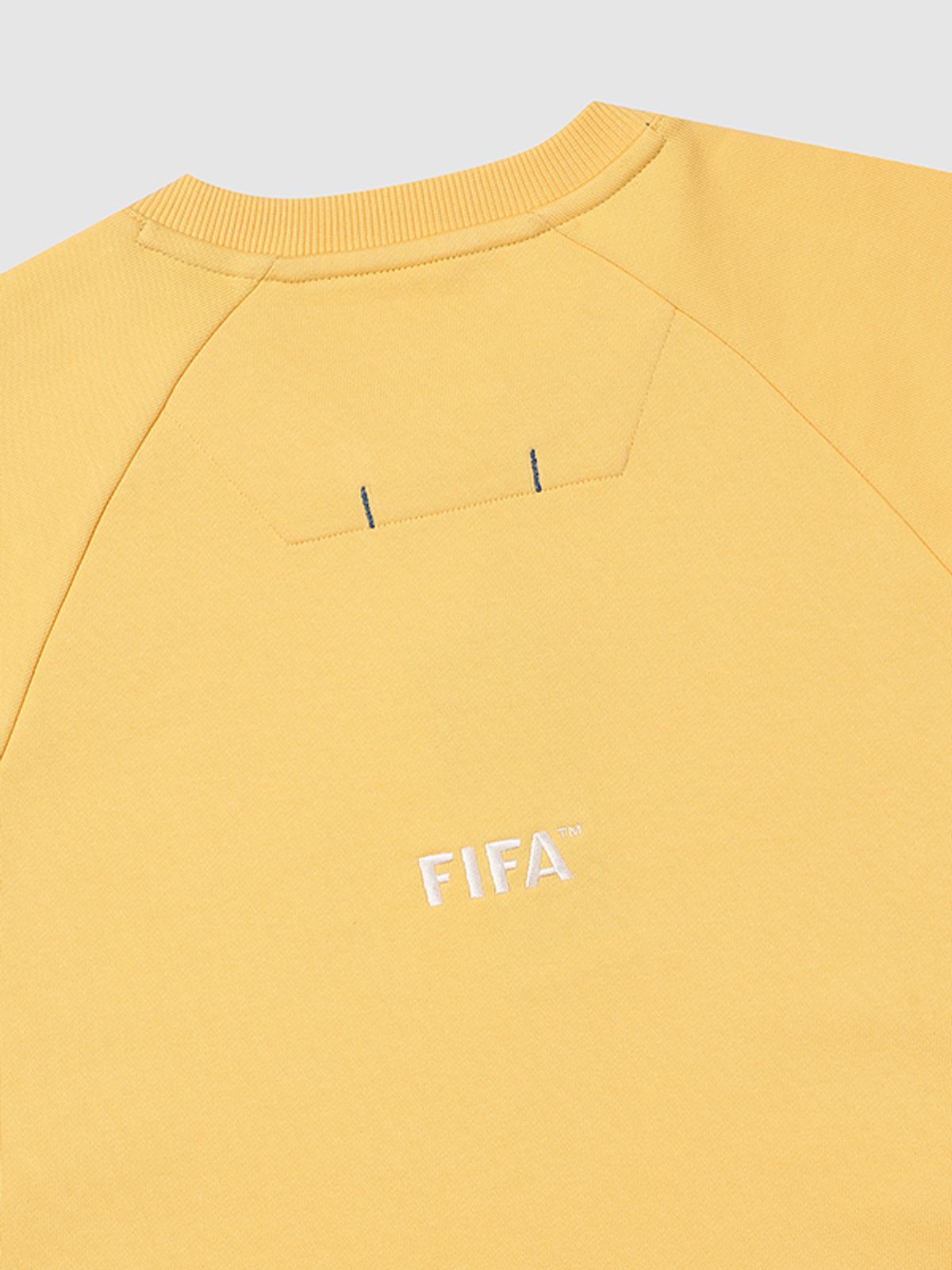 피파 1904(FIFA 1904) 에센셜 자수로고 맨투맨 옐로우(FF23MR04U_420)