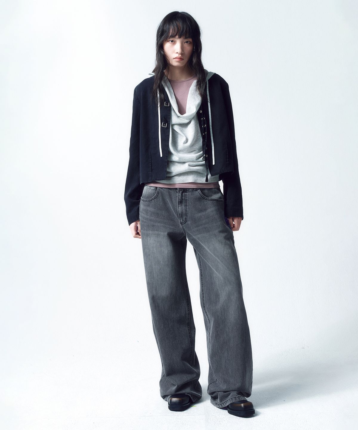 인사일런스 우먼(INSILENCE WOMEN) [CALIK] 로우 웨이스트 와이드 진 ASH GREY