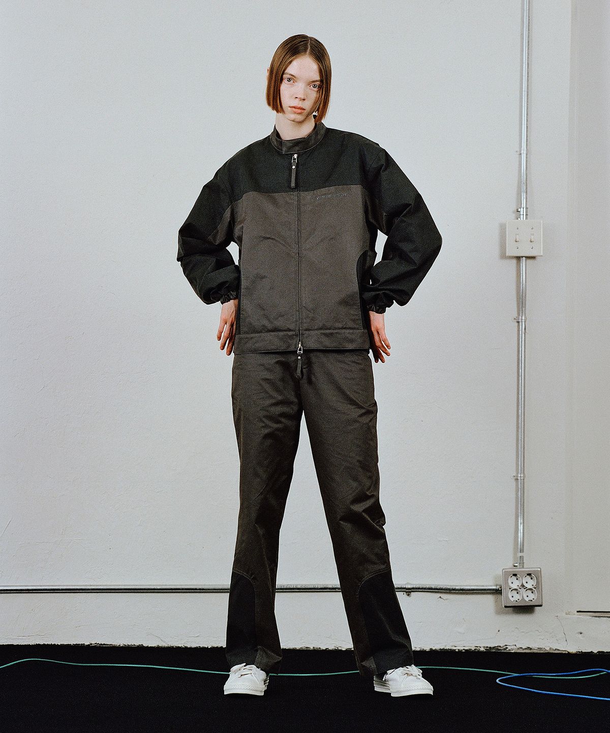 더바이닐하우스(THEVINYLHOUSE) RACER PANTS KHAKI (VH2CFUPA11A)
