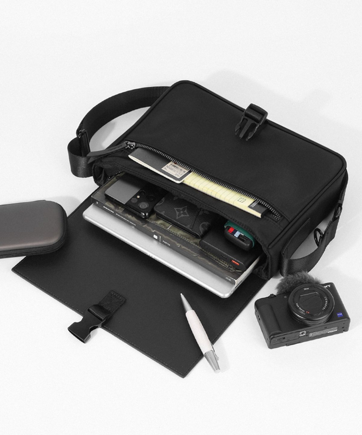 퀄팩(QUALPACK) 커렌트 스몰 메신저백 341