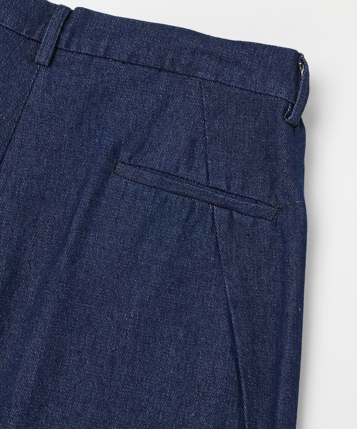 언아웃핏(AOTT) 데님 커브드 팬츠 다크 블루