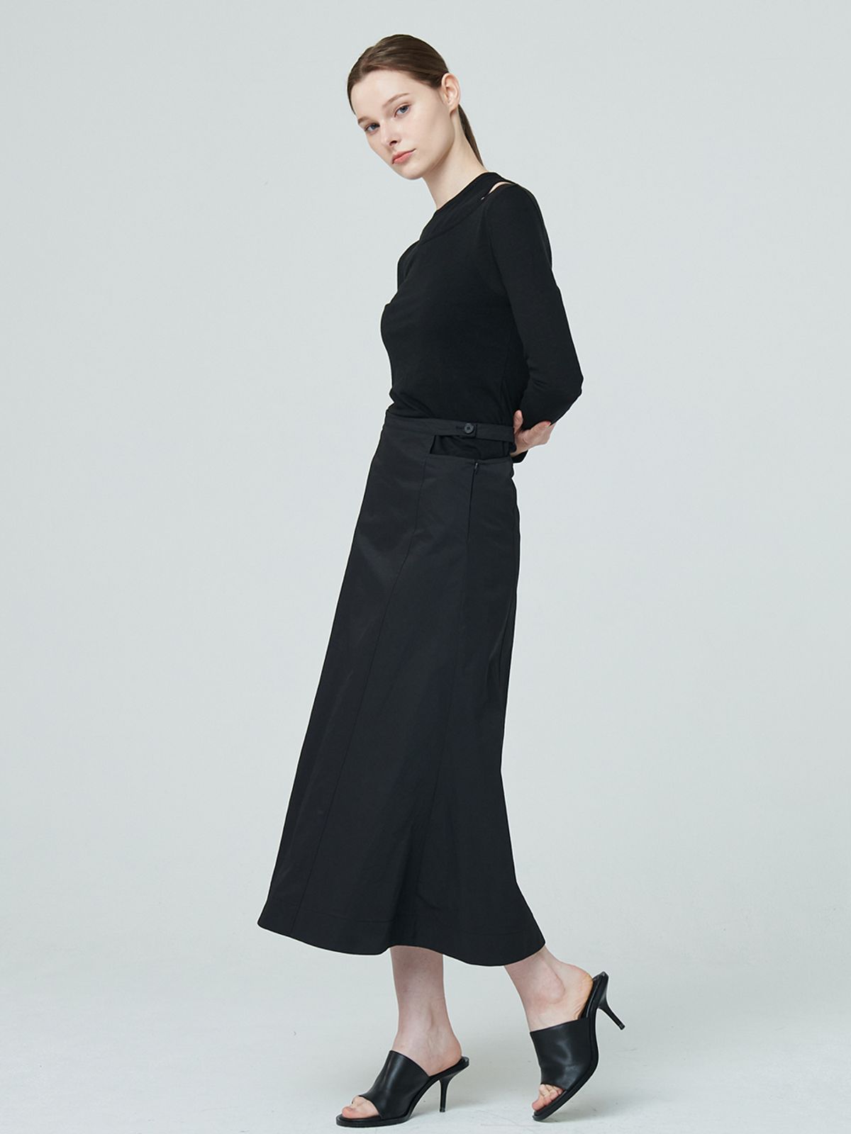 누브(NOUVE) Cut Out Midi Skirt - Black