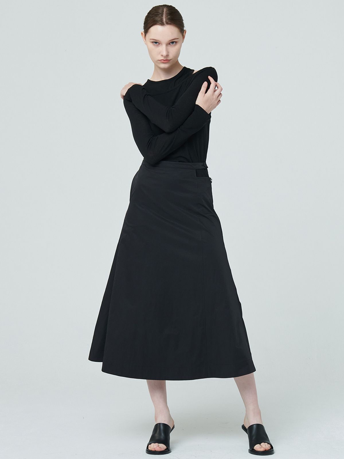 누브(NOUVE) Cut Out Midi Skirt - Black