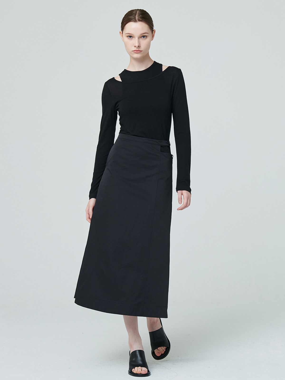 누브(NOUVE) Cut Out Midi Skirt - Black