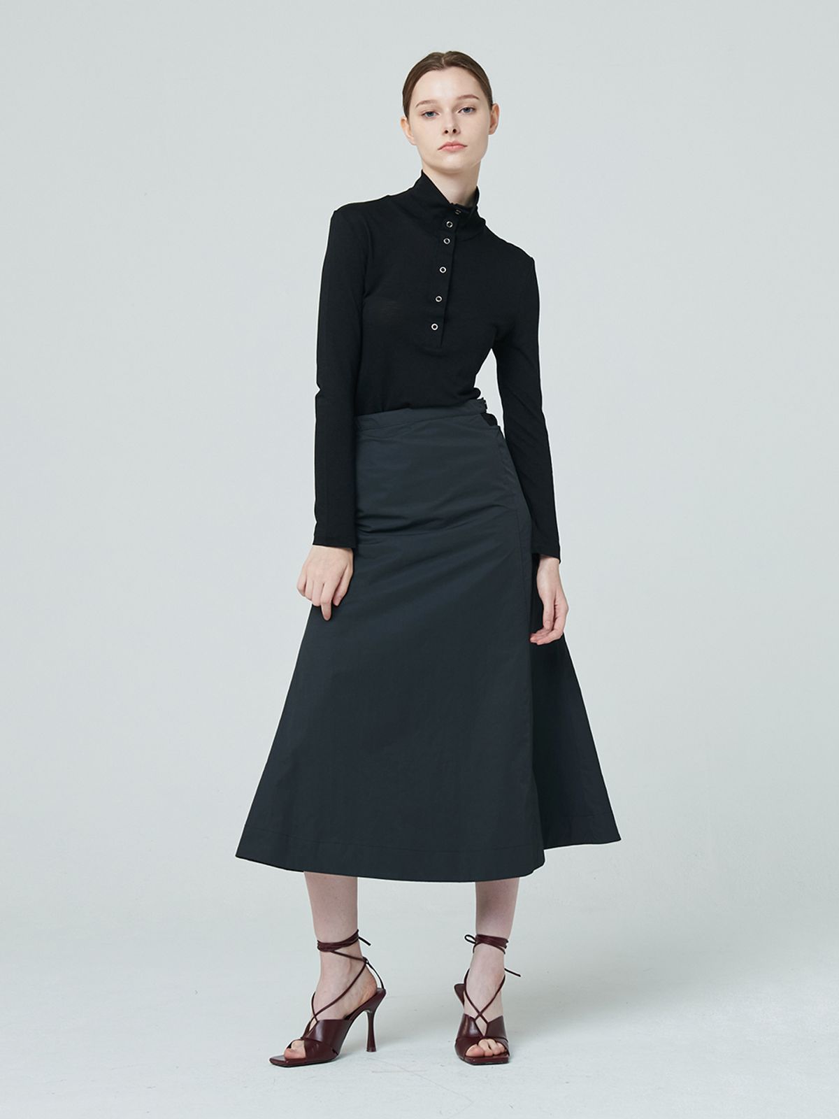 누브(NOUVE) Cut Out Midi Skirt - Charcoal