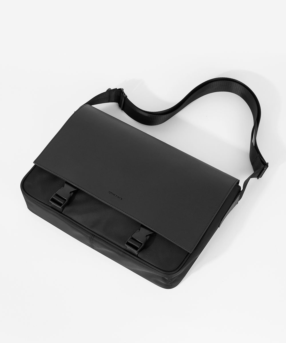 MUSINSA | QUALPACK Current Regular Messenger Bag 342
