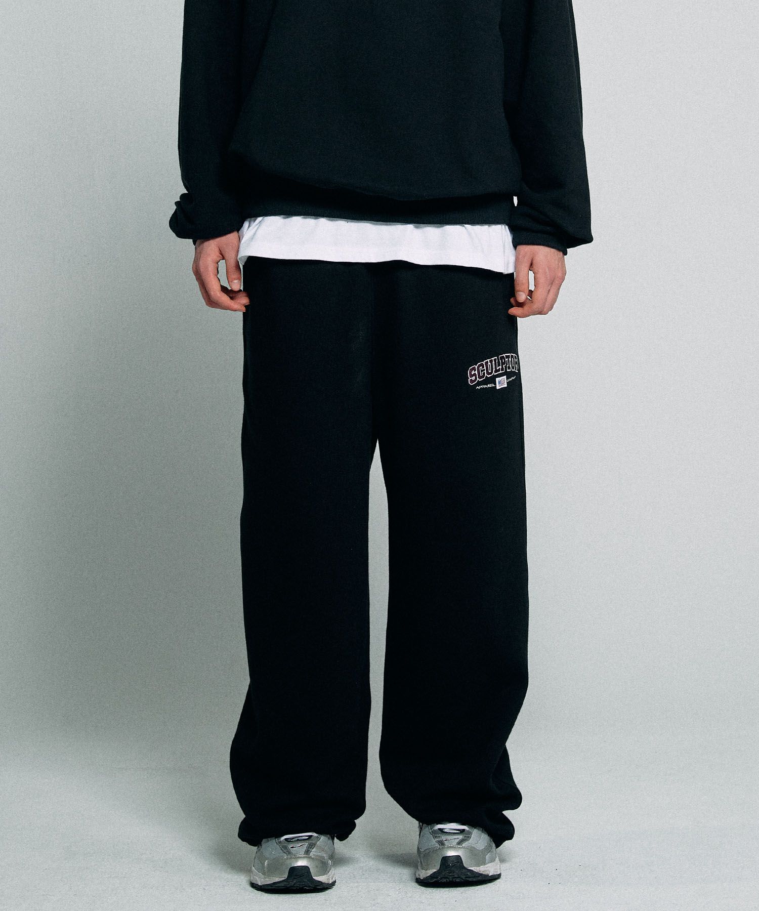 MUSINSA | SCULPTOR Classic Varsity Sweat Pants Black