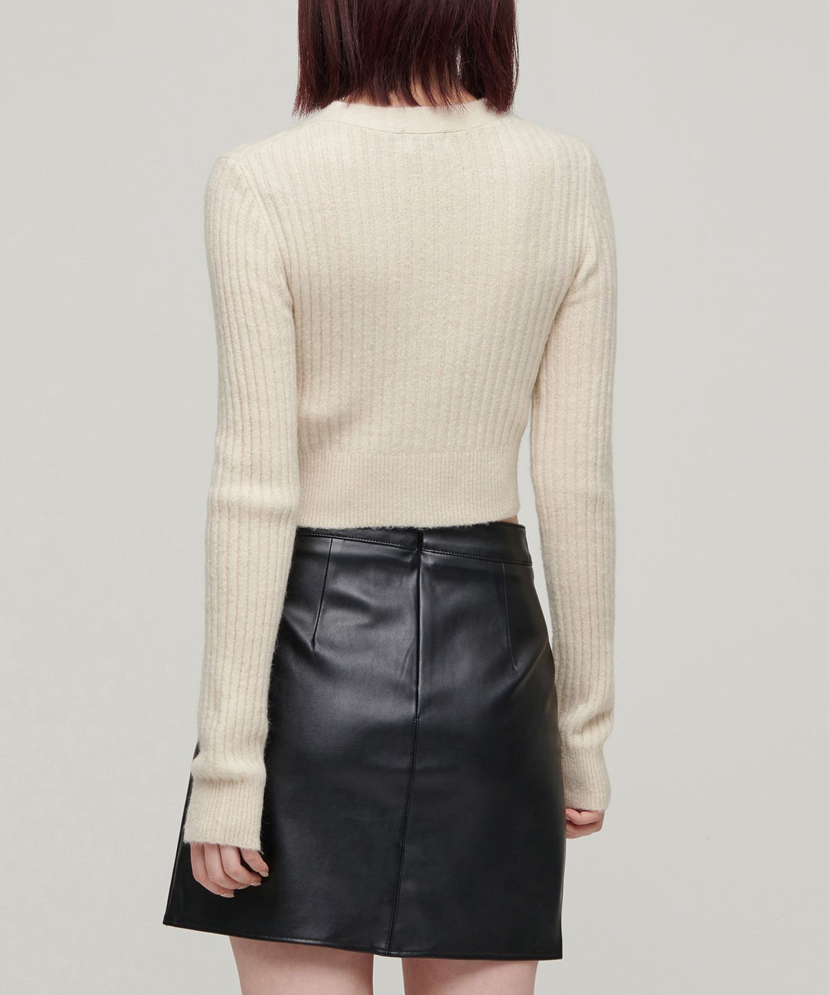 무신사 스탠다드 우먼(MUSINSA STANDARD WOMAN) 우먼즈 소프트 부클 리브드 크롭 가디건 [크림]