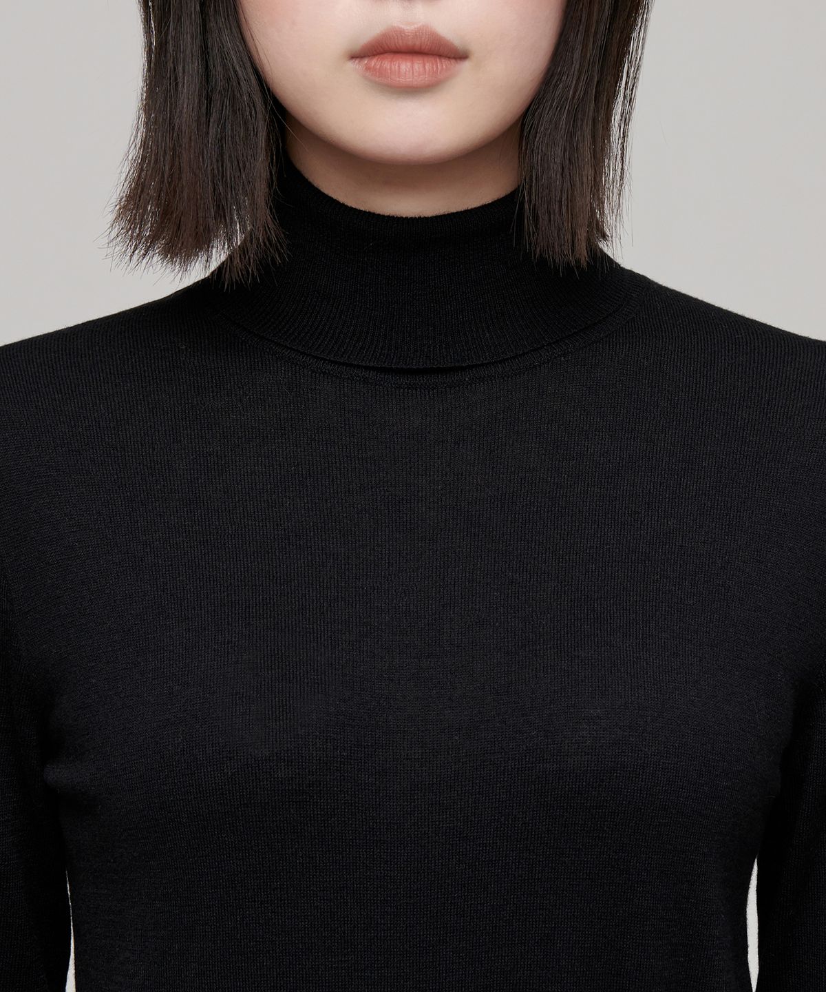 무신사 스탠다드 우먼(MUSINSA STANDARD WOMAN) 우먼즈 메리노 울 블렌드 하이게이지 터틀 넥 니트 [블랙]