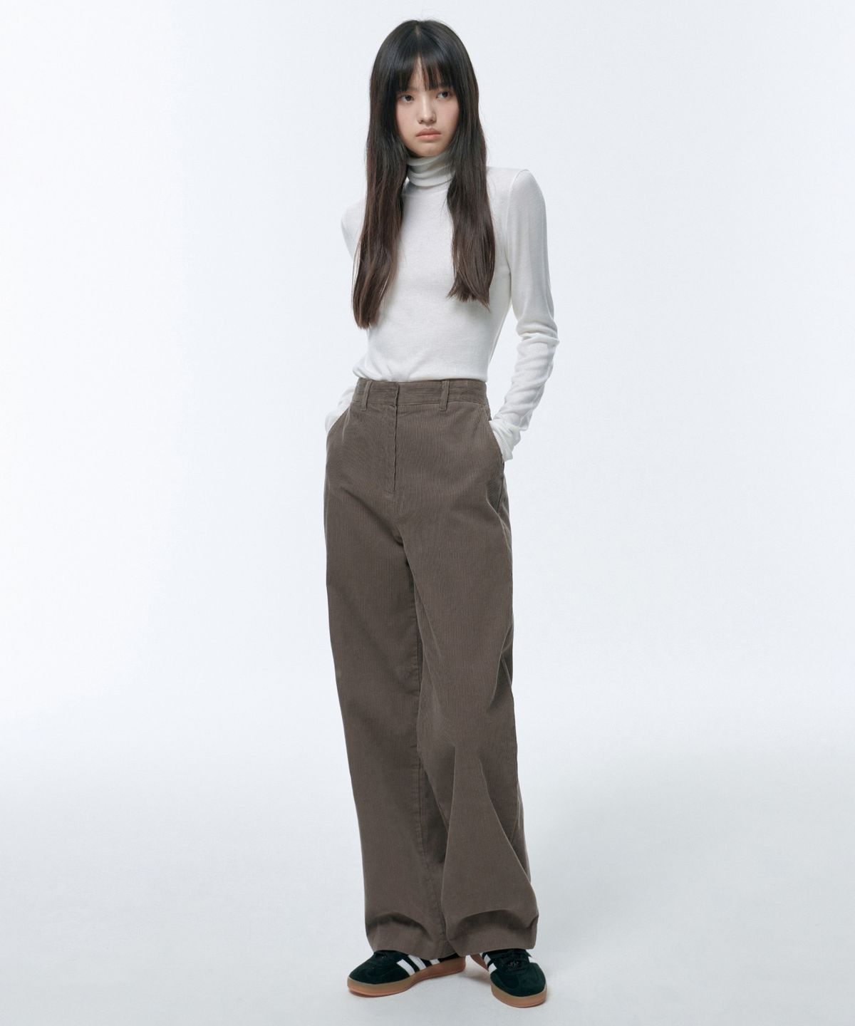 무신사 스탠다드 우먼(MUSINSA STANDARD WOMAN) 우먼즈 메리노 울 블렌드 하이게이지 터틀 넥 니트 [아이보리]