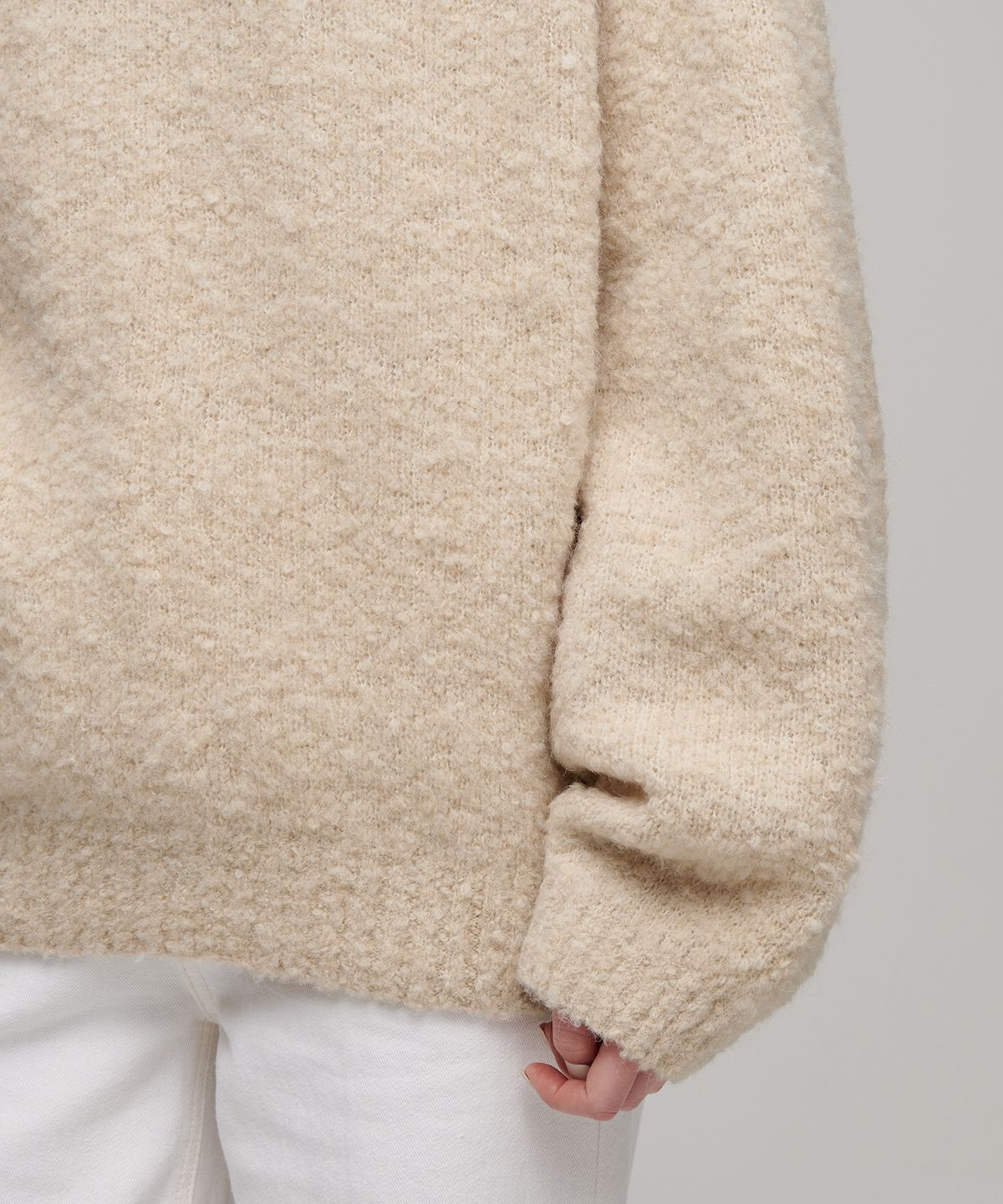 무신사 스탠다드 우먼(MUSINSA STANDARD WOMAN) 우먼즈 부클 릴렉스드 크루 넥 니트 [크림 베이지]