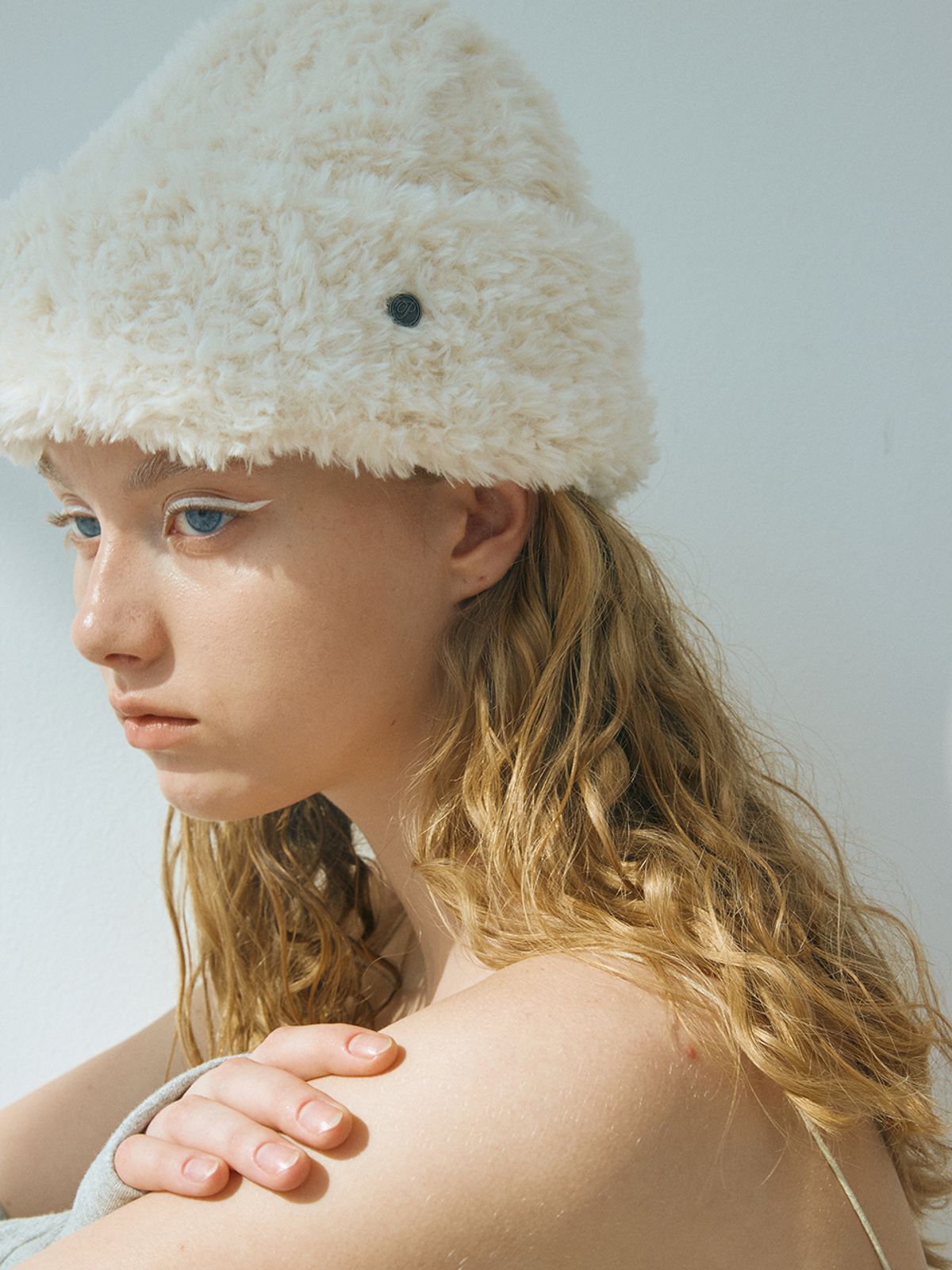 포에지담(POESIEDAME) [Let there be light] Fur beanie in white