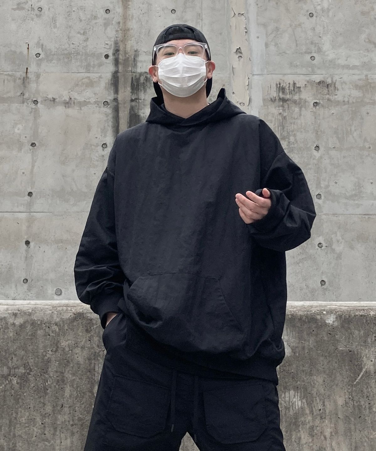 나우바우(NOWBAU) 패스티시 백슬릿 후디 t