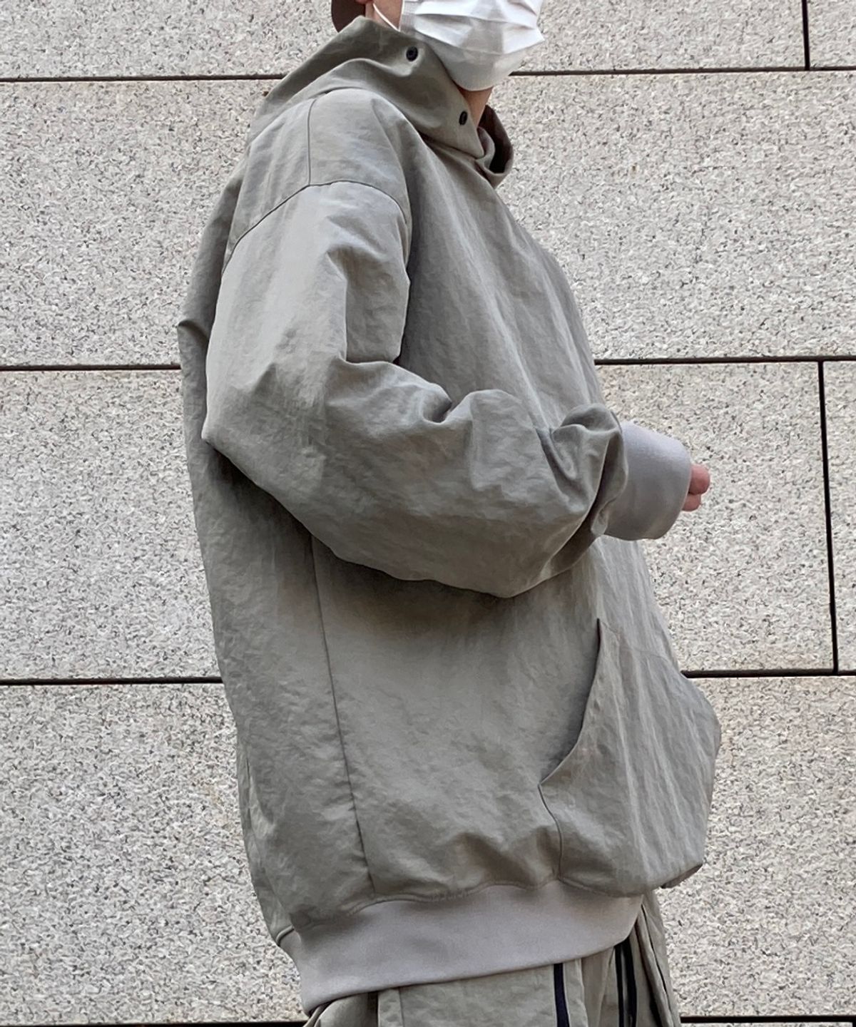 나우바우(NOWBAU) 패스티시 백슬릿 후디 t