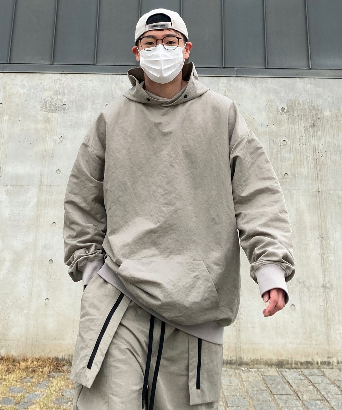 나우바우(NOWBAU) 패스티시 백슬릿 후디 t