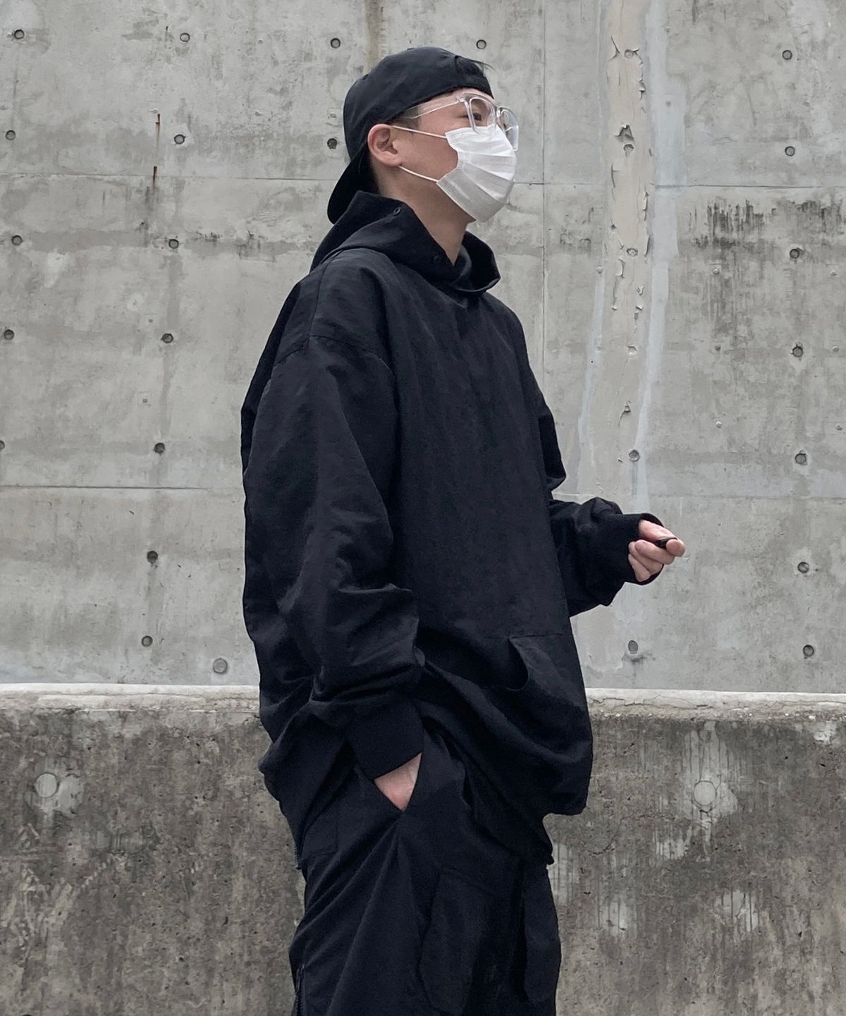 나우바우(NOWBAU) 패스티시 백슬릿 후디 t