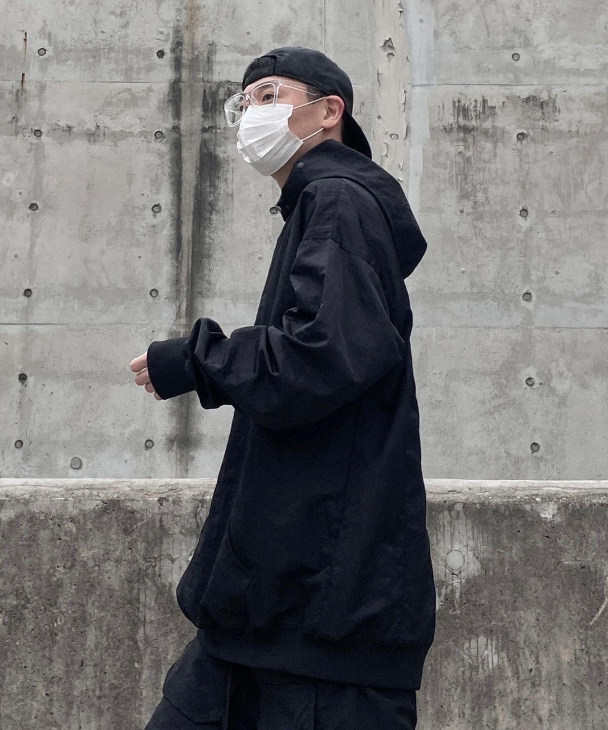 나우바우(NOWBAU) 패스티시 백슬릿 후디 t