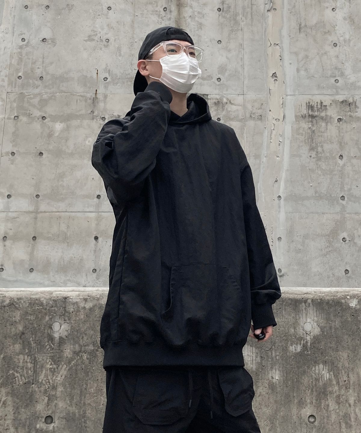 나우바우(NOWBAU) 패스티시 백슬릿 후디 t
