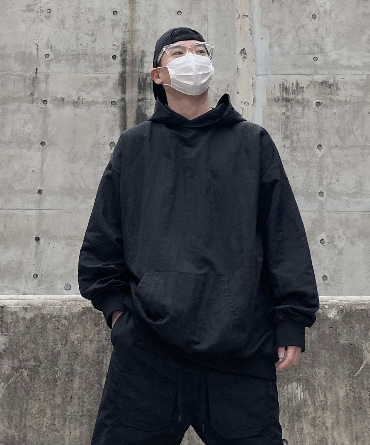 나우바우(NOWBAU) 패스티시 백슬릿 후디 t