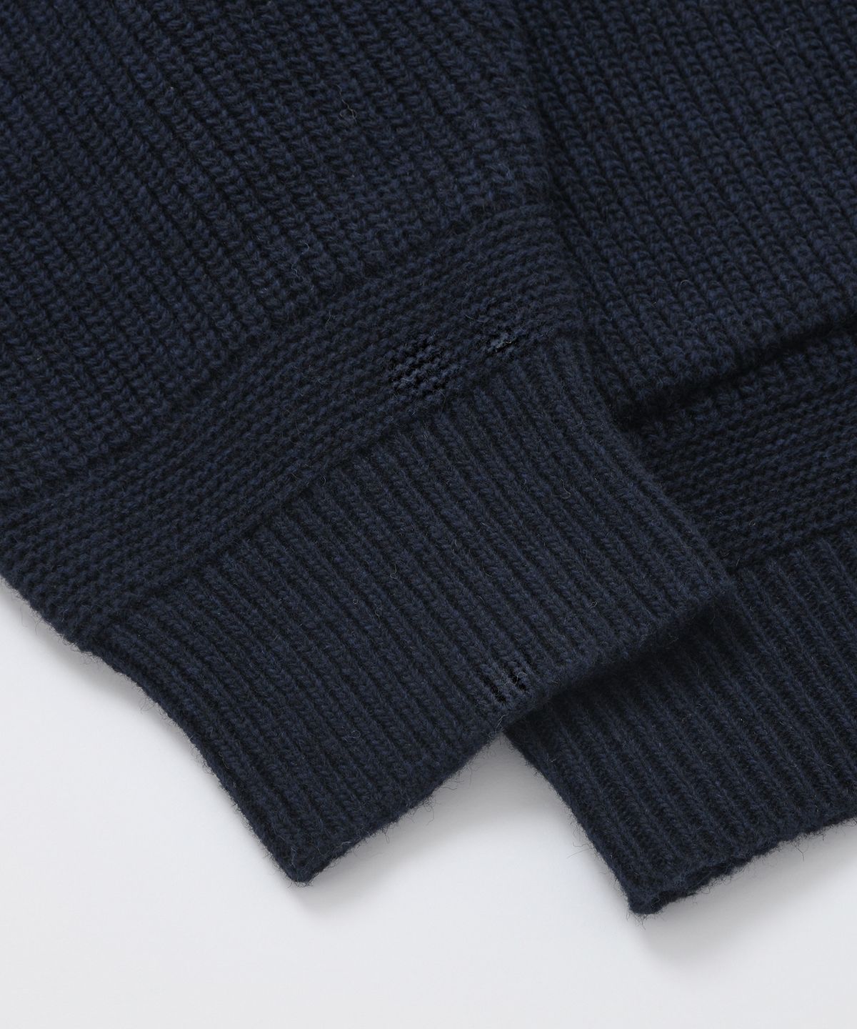 프리즘웍스(FRIZMWORKS) HEAVY WOOL ROUND CARDIGAN _ NAVY