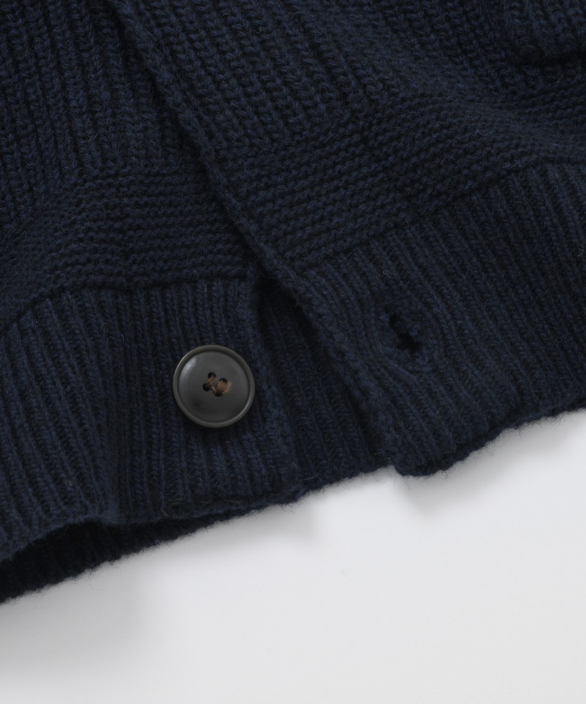 프리즘웍스(FRIZMWORKS) HEAVY WOOL ROUND CARDIGAN _ NAVY