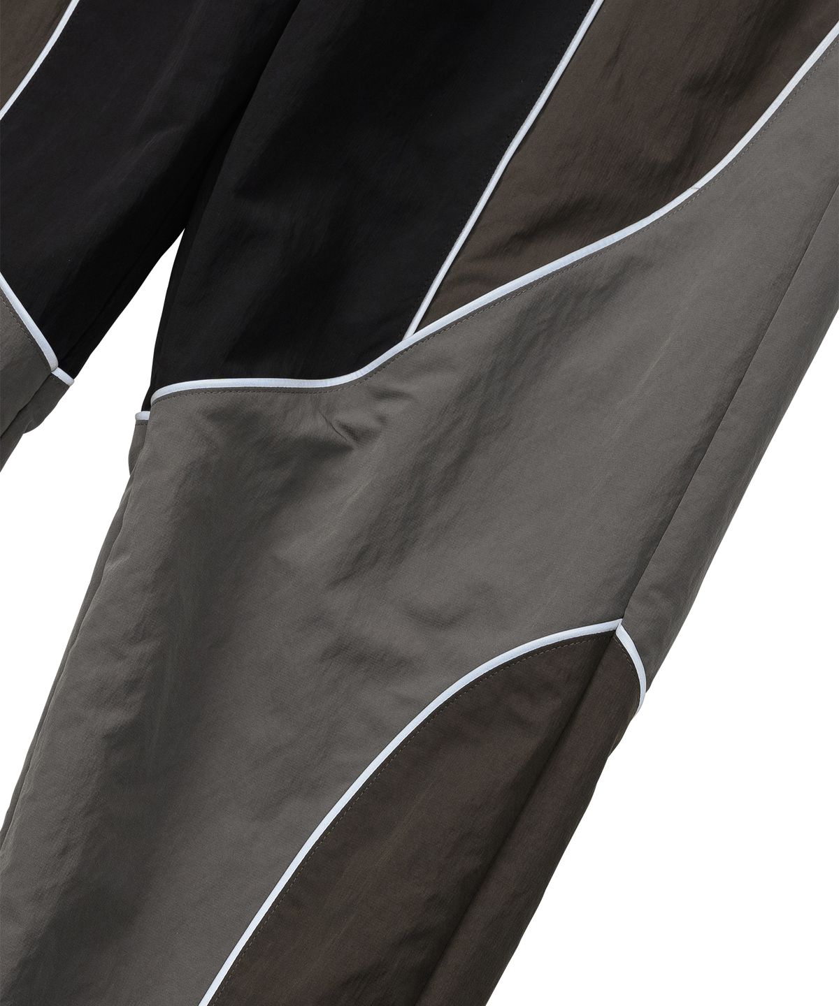 아조바이아조(AJOBYAJO) Multi Color Nylon Athletic Pants [CHARCOAL]