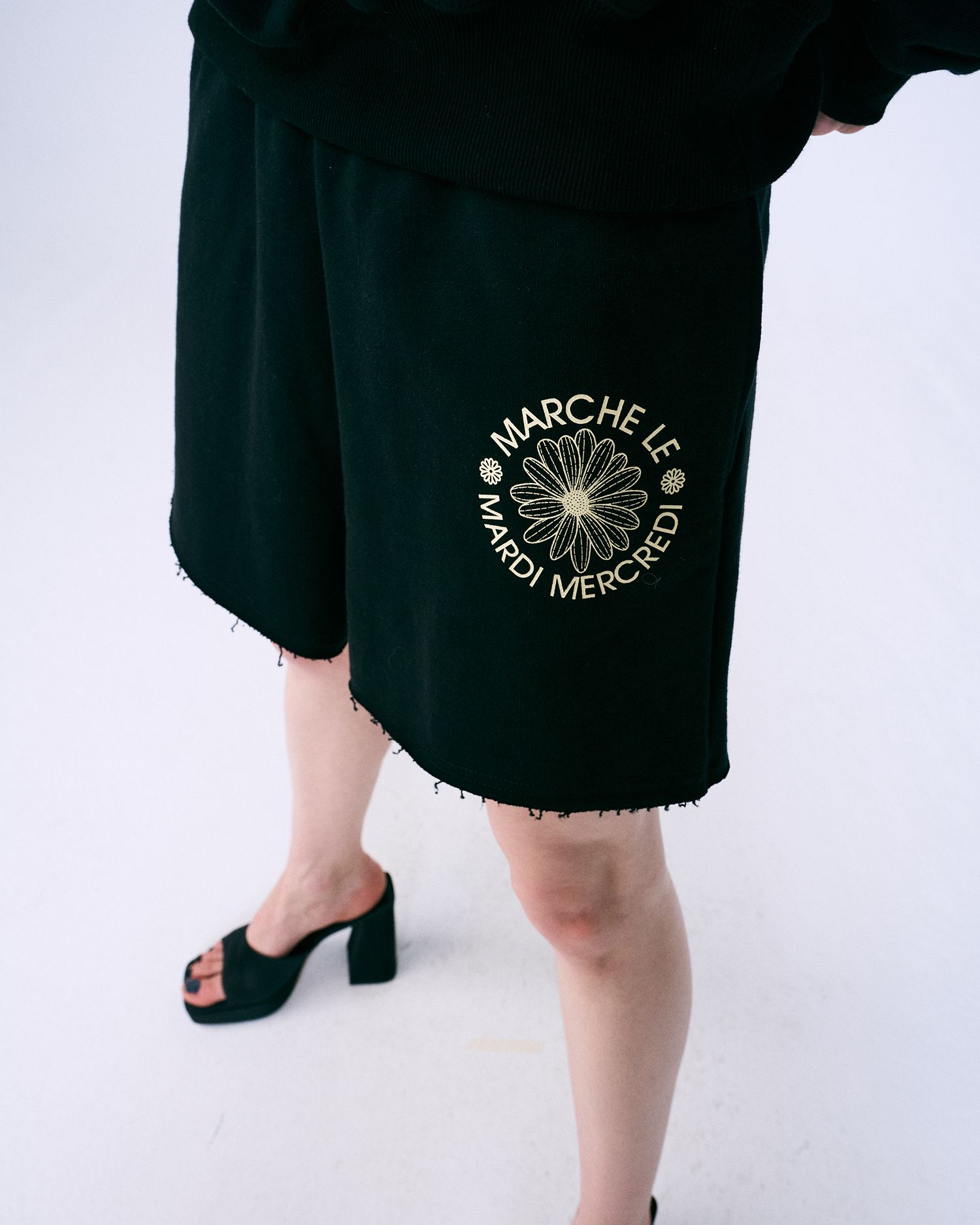 MUSINSA | MARDI MERCREDI SWEAT SHORTS MARCHE EMBLEM_BLACK CREAM
