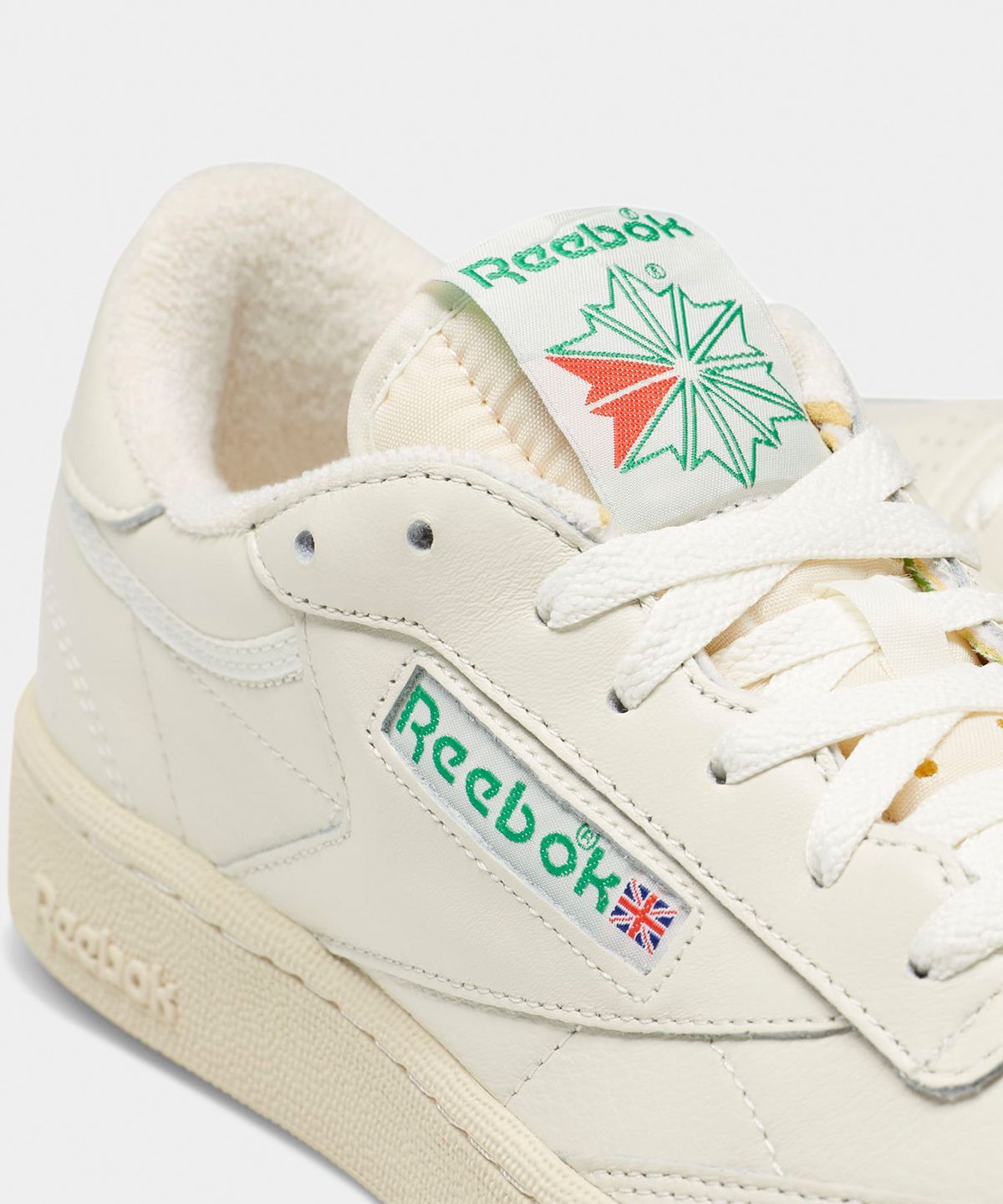 리복(REEBOK) 클럽 C 85 빈티지 - 크림 / DV6434