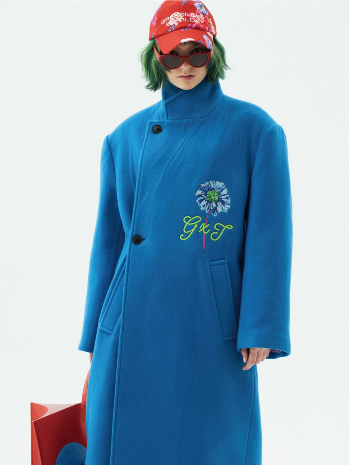 그리디어스(GREEDILOUS) Solid Embroidered Oversized Coat