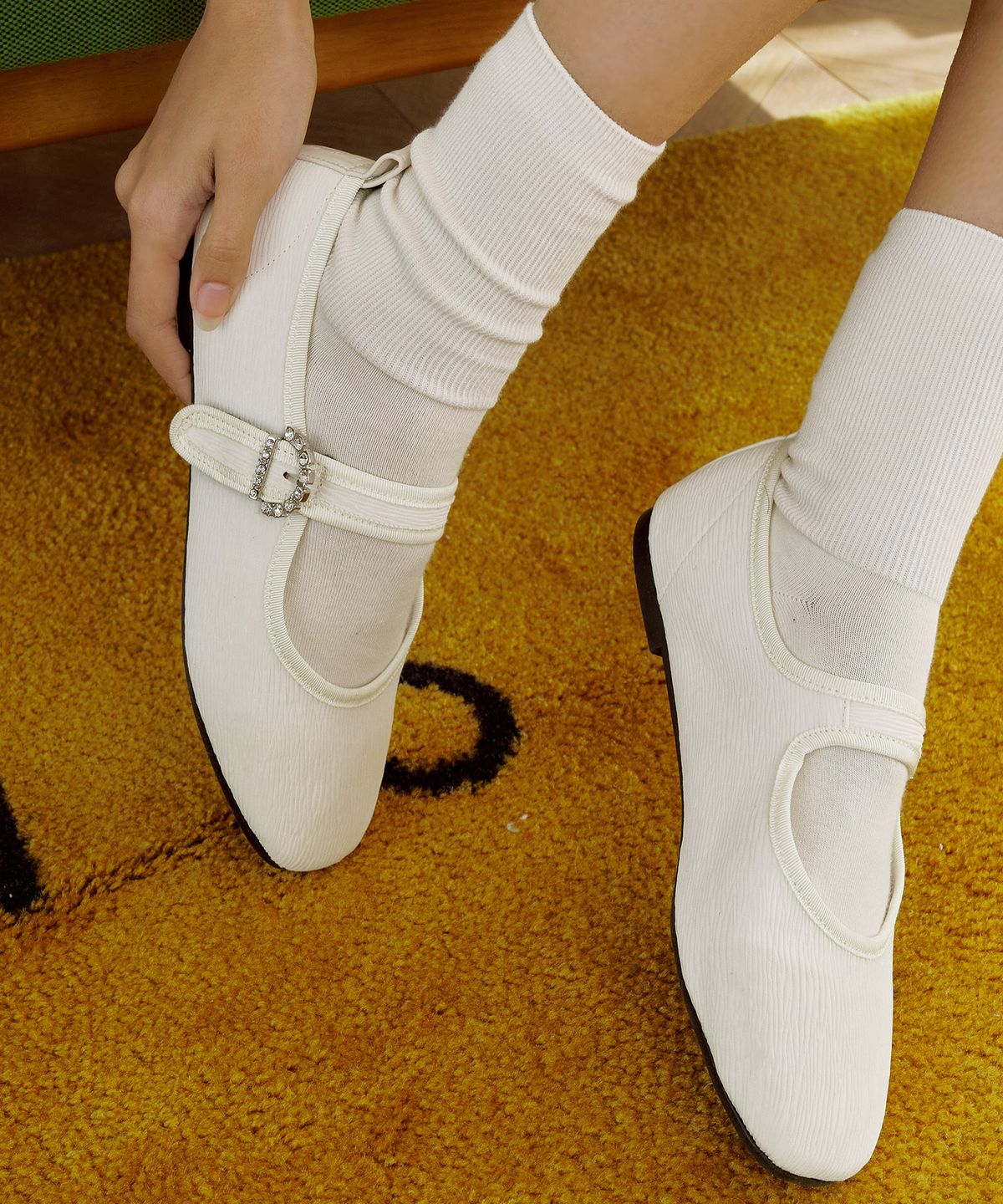 슈하이(SHOEHI) 프리다 플리츠 쉬폰 벨크로 플랫 F1114 (3 Colors)