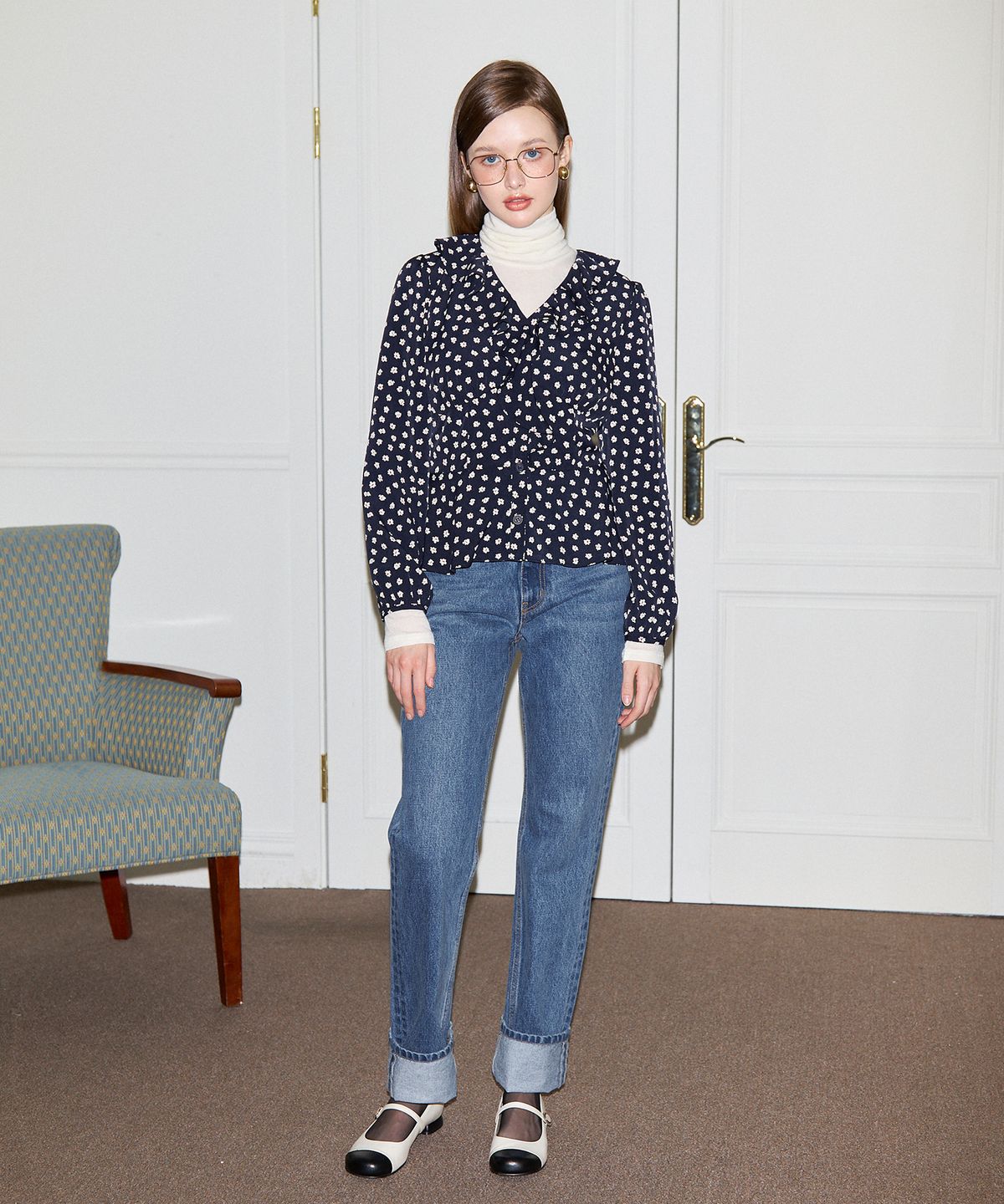 살롱 드 욘(SALON DE YOHN) Puff Shoulder Ruffle Blouse_Navy