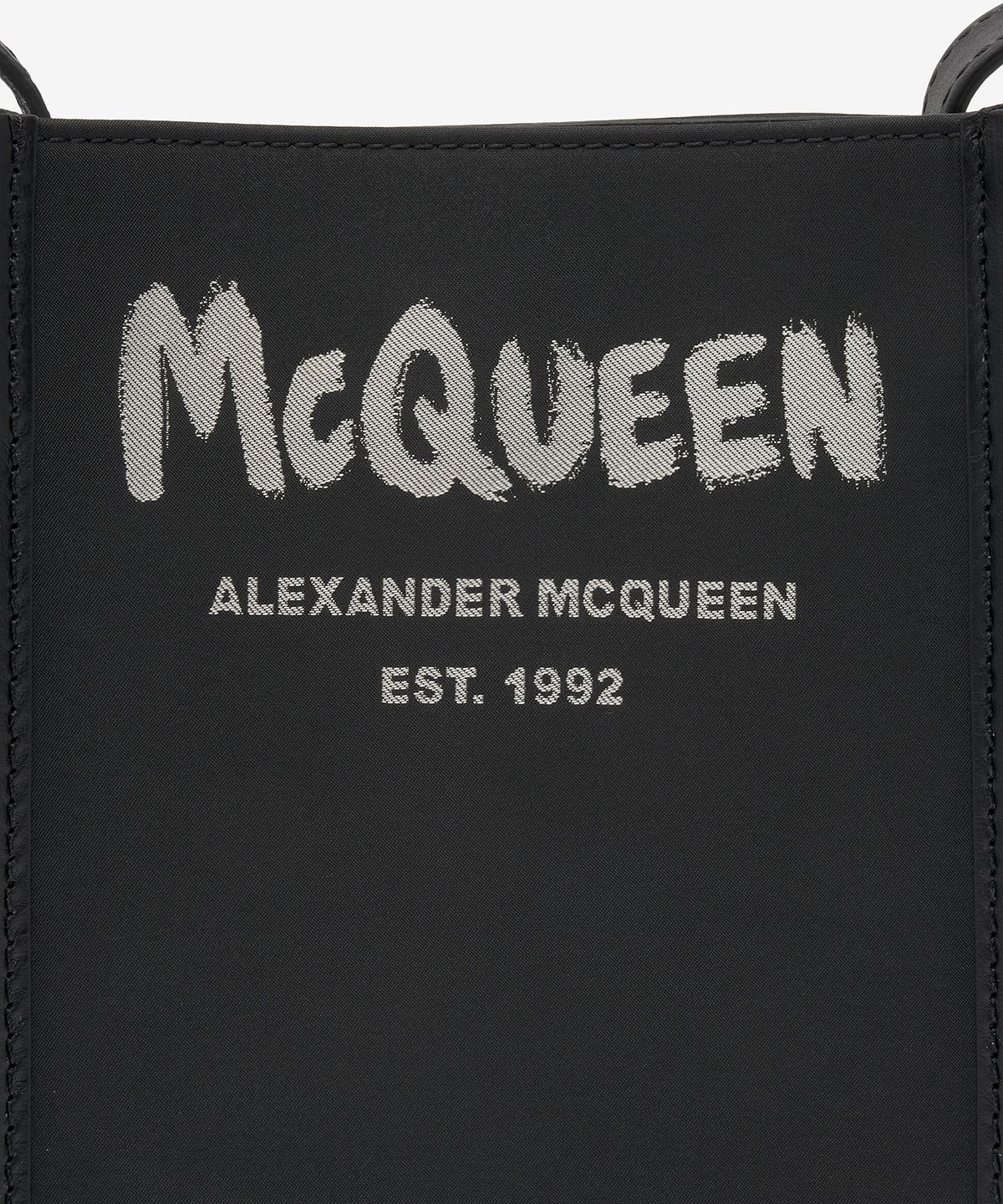 알렉산더 맥퀸(ALEXANDER McQUEEN) 미니 그래피티 엣지 크로스백 - 블랙 / 6685921AAEZ1073