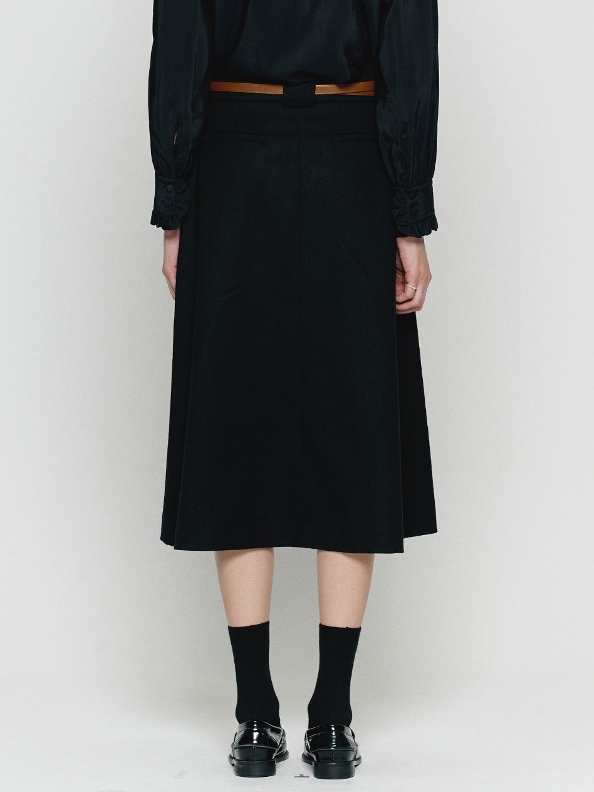비뮤즈맨션(BEMUSE MANSION) Side pleated midi skirt - Black