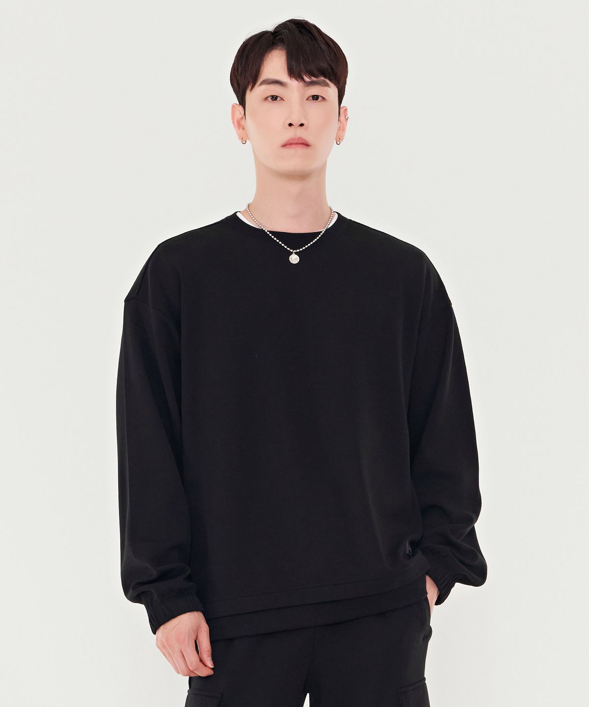 체이스컬트(CHASECULT) 남성 레이어드 스트링 맨투맨 티셔츠-BFRK5121C03