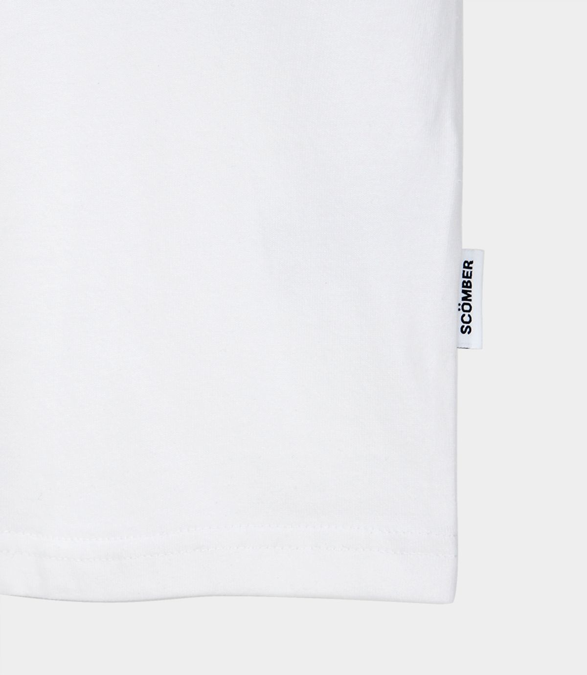 스컴버(SCOMBER) ARCH LOGO_White