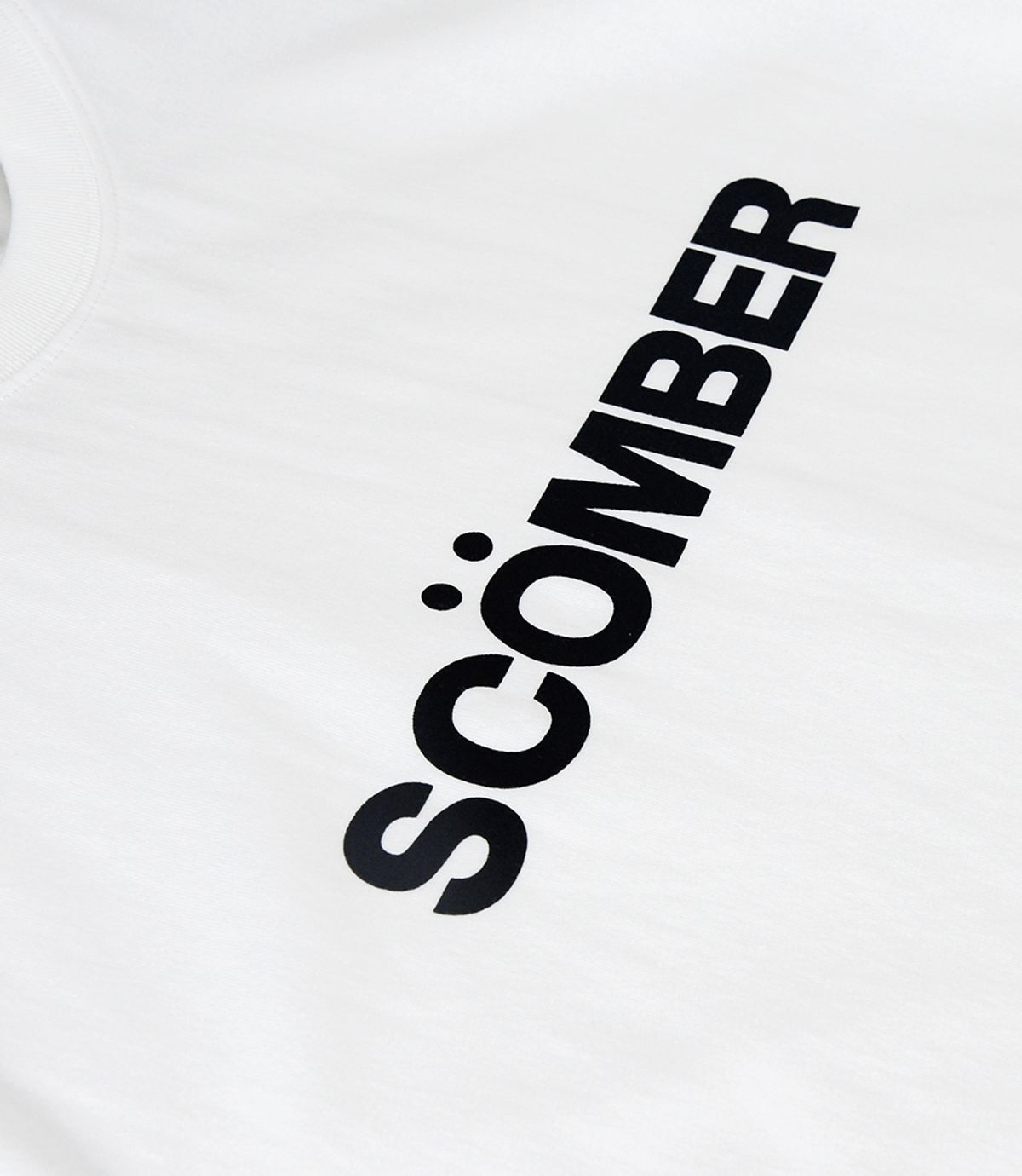 스컴버(SCOMBER) LOGO_White