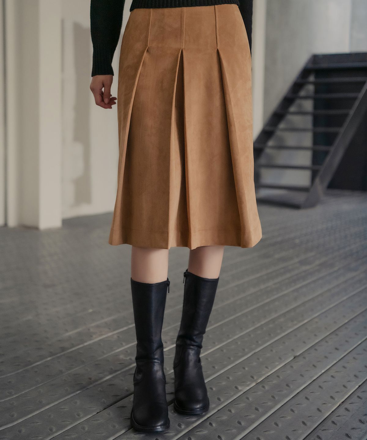 하드코어 해피니스(HARDCORE HAPPINESS) SUEDE PLEATS SKIRT