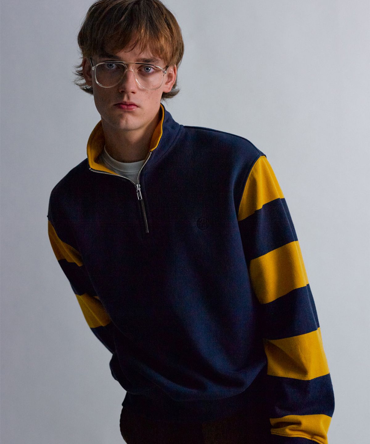 문선(MOONSUN) ESSENTIAL_UNISEX MSS Stripe Half Zip-up Sweatshirt [Mustard]