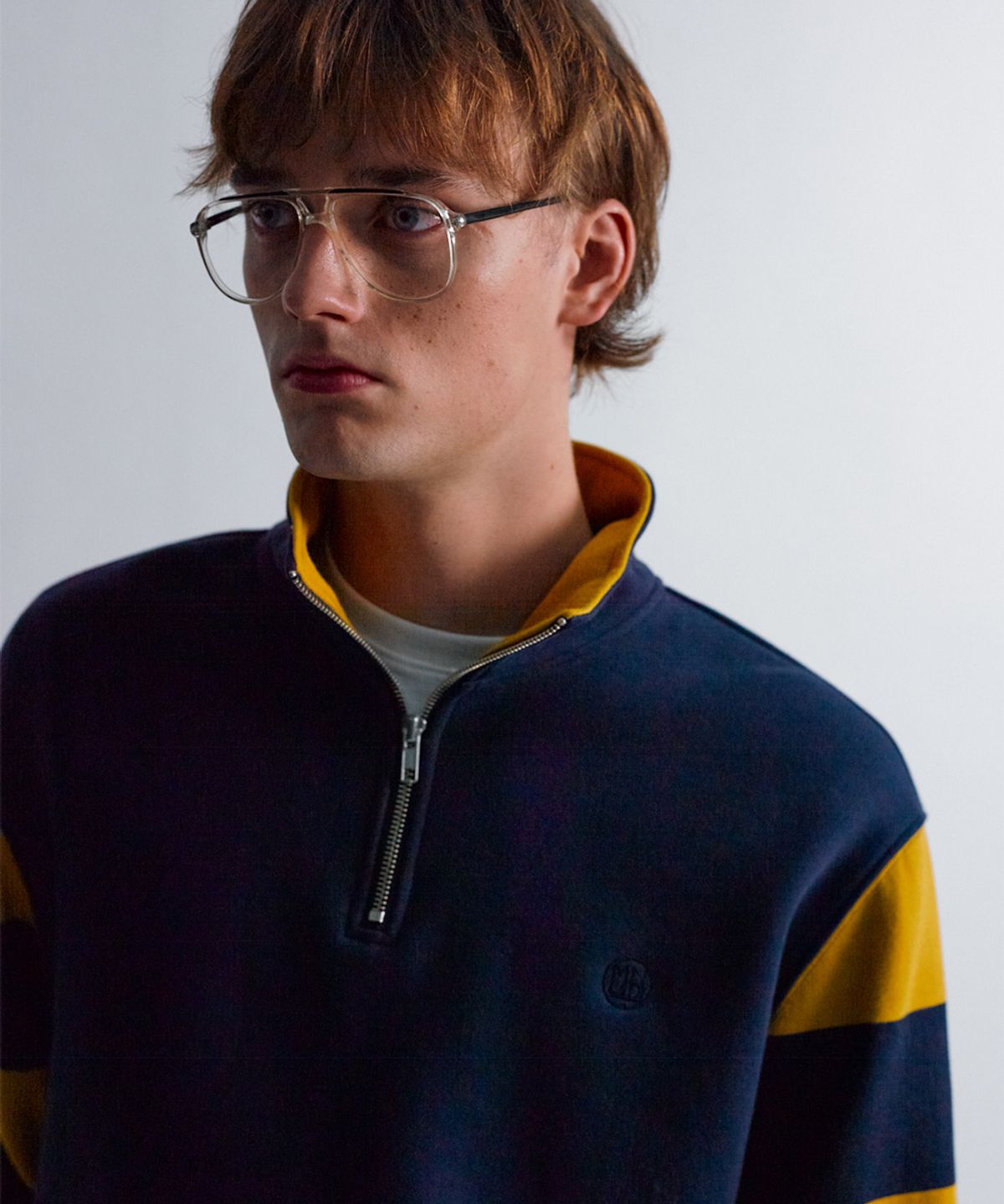 문선(MOONSUN) ESSENTIAL_UNISEX MSS Stripe Half Zip-up Sweatshirt [Mustard]