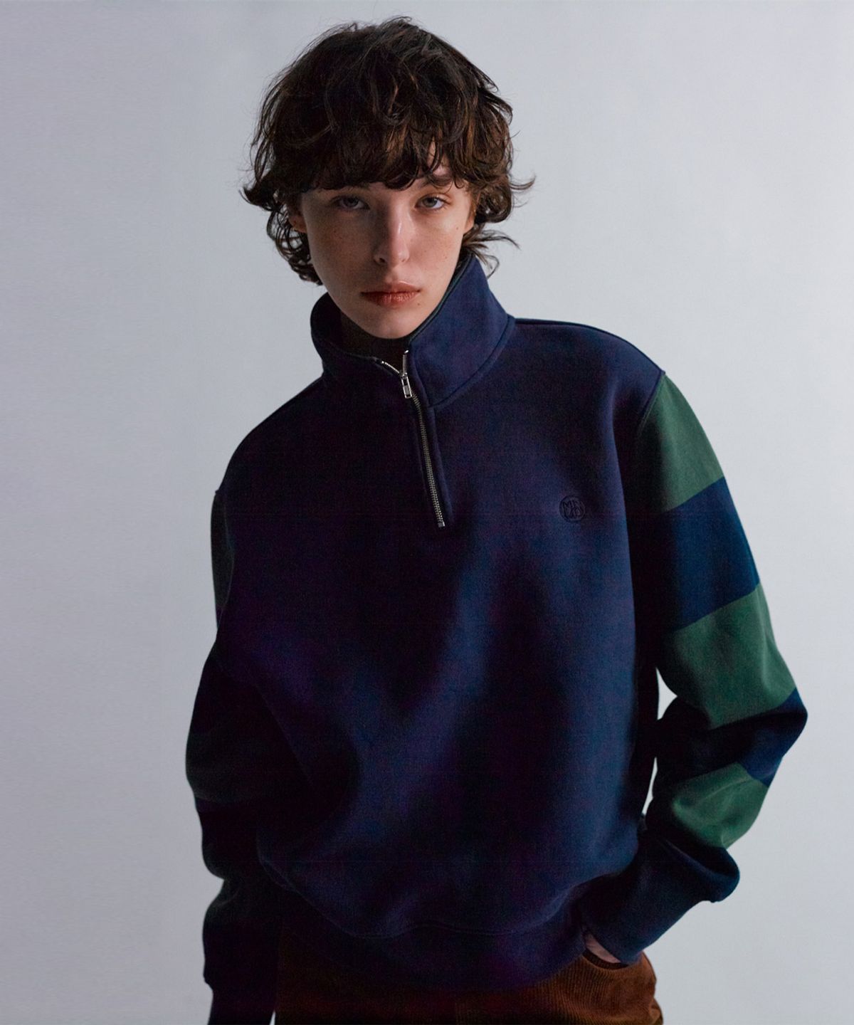 문선(MOONSUN) ESSENTIAL_UNISEX MSS Stripe Half Zip-up Sweatshirt [Dark Green]