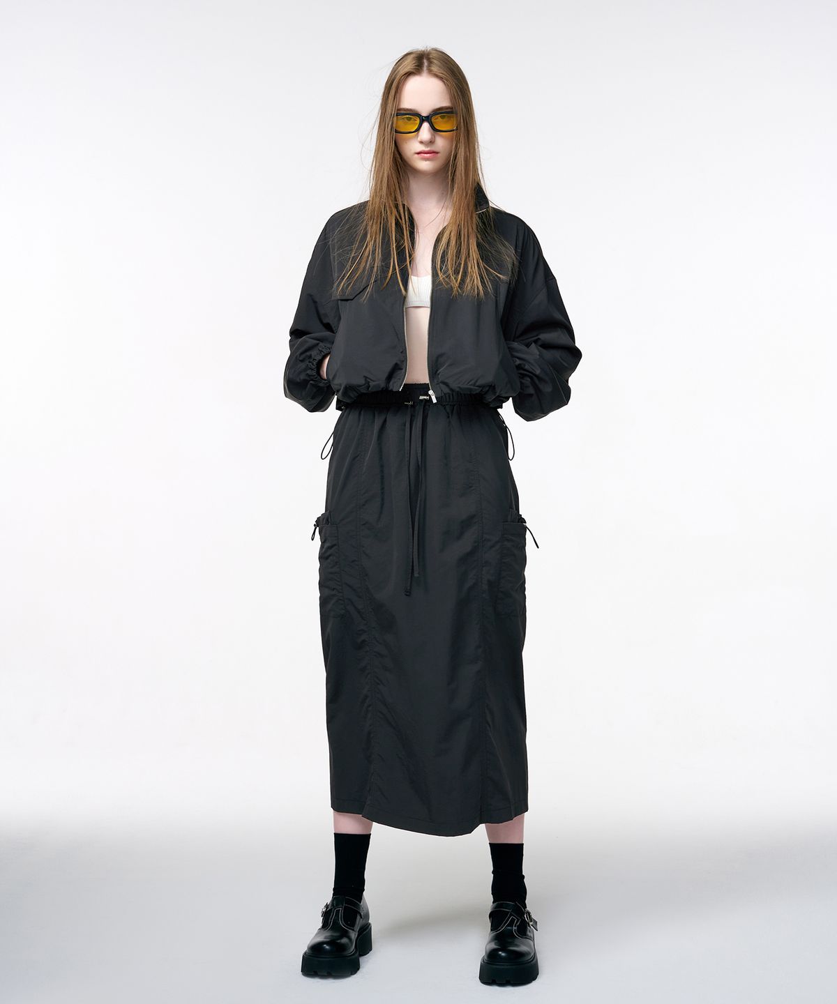 에트몽(ETMON) Wind Cargo Banding Skirt  Charcoal