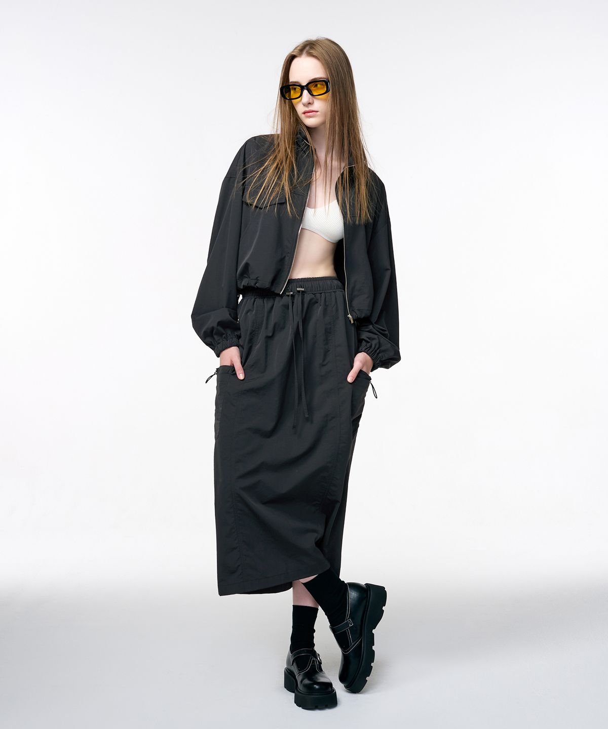 에트몽(ETMON) Wind Cargo Banding Skirt  Charcoal