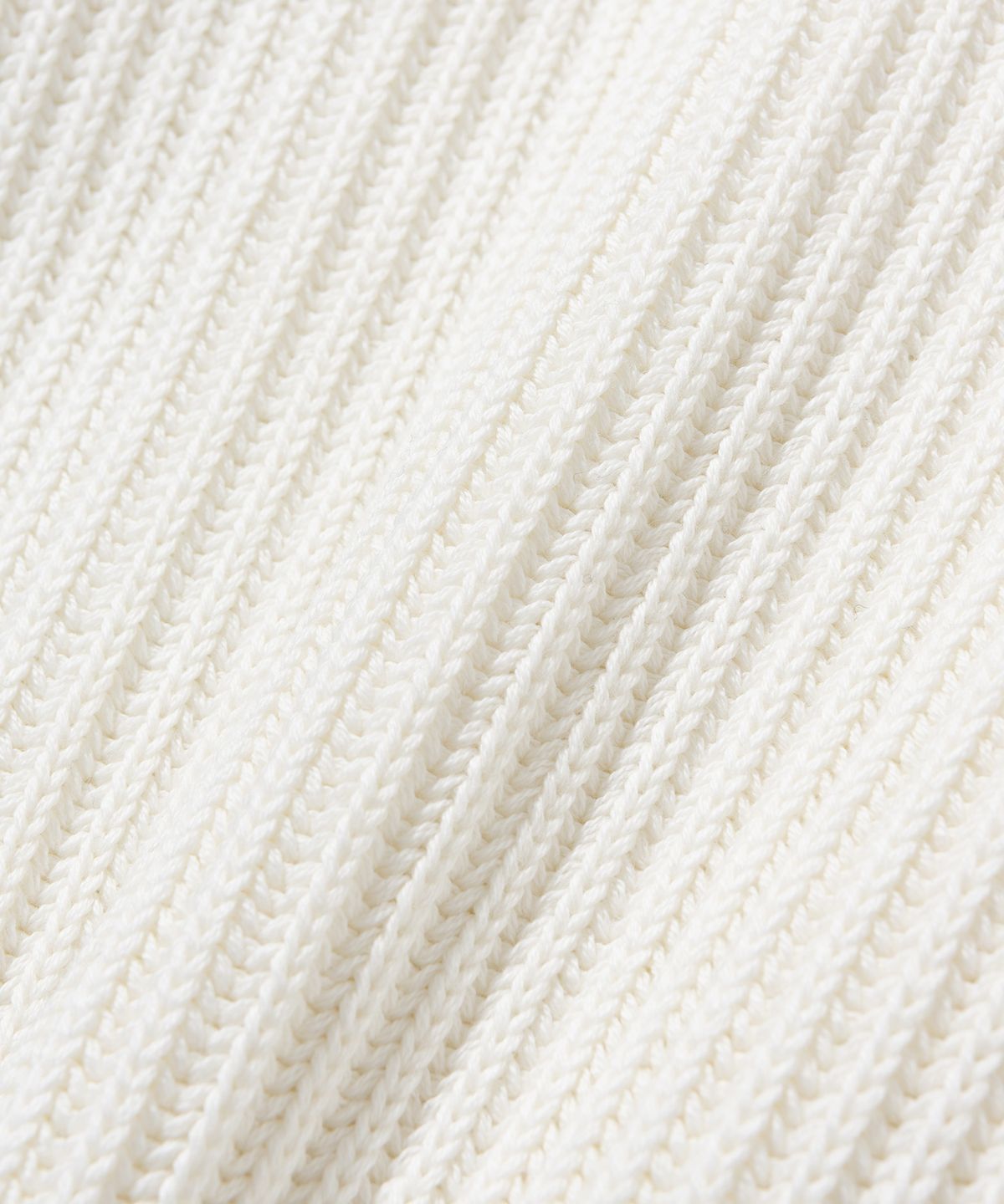 니티드(KNITTED) 코튼 미니멀 라운드 니트 IVORY