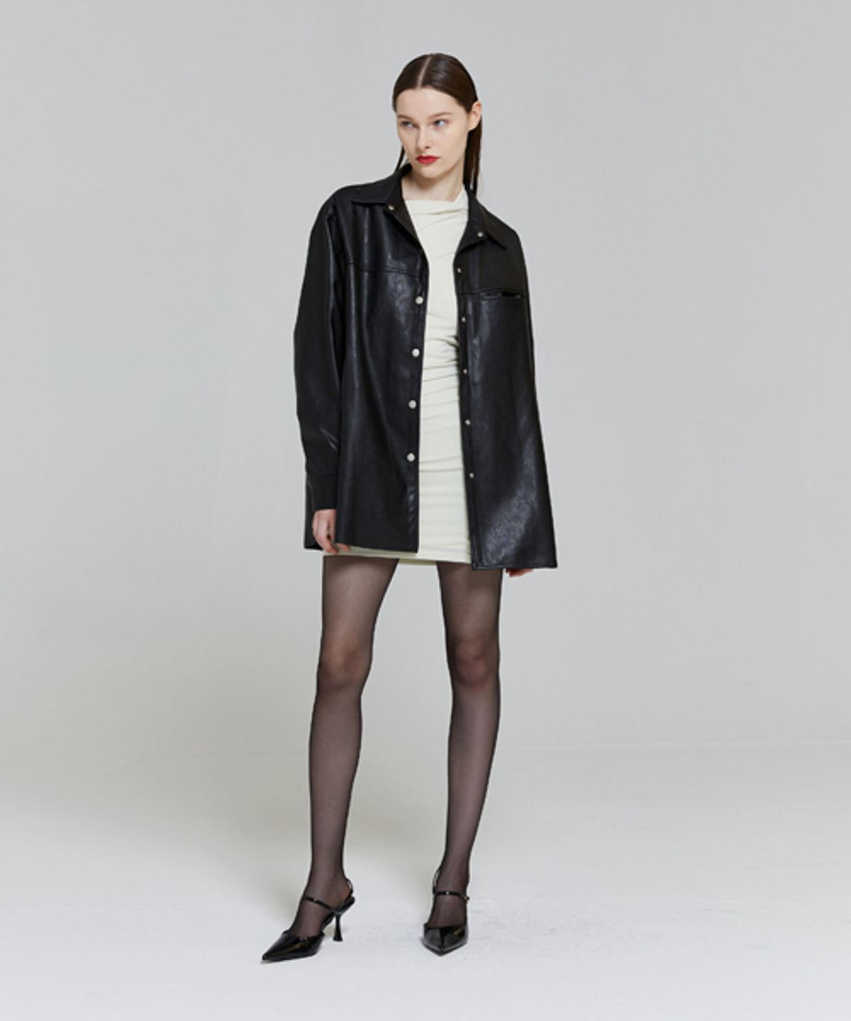 레이디 볼륨(LADY VOLUME) UNBALANCED SHIRRING MINI DRESS_CREAM