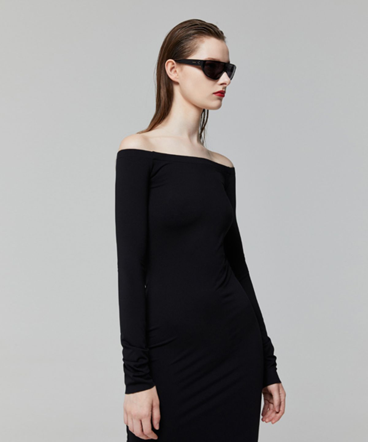 레이디 볼륨(LADY VOLUME) OFF SHOULDER LINE DRESS_BLACK