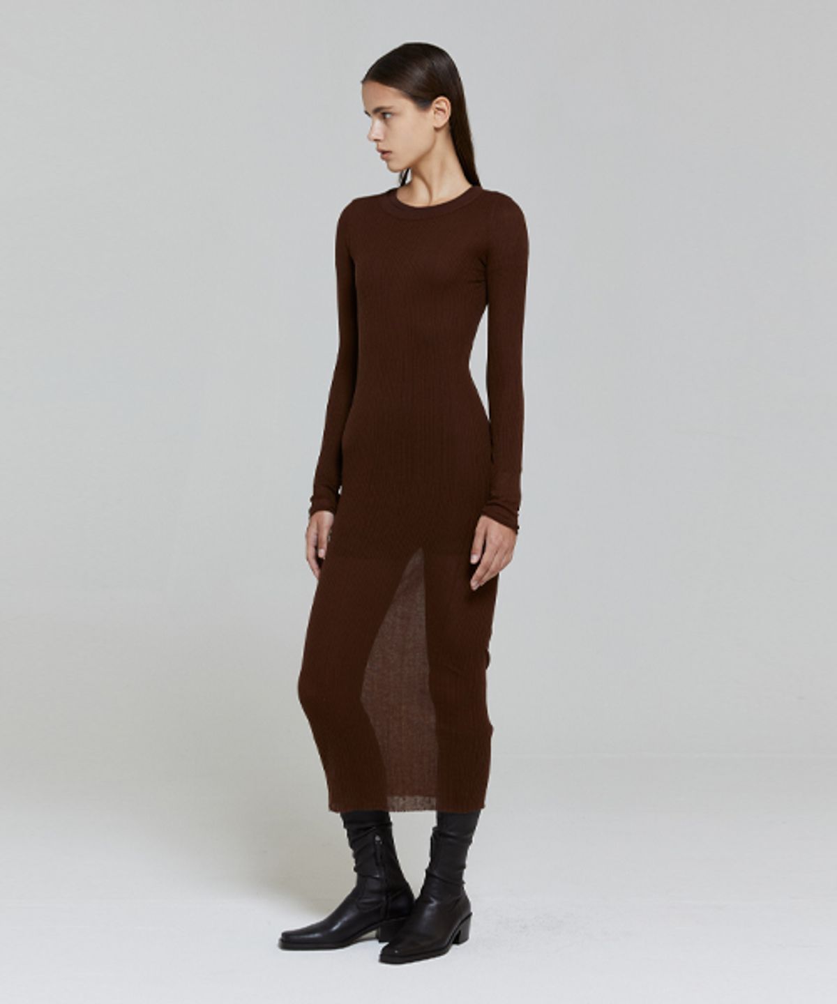 레이디 볼륨(LADY VOLUME) CUTTING LINE SLIM KNIT T-SHIRT_BROWN