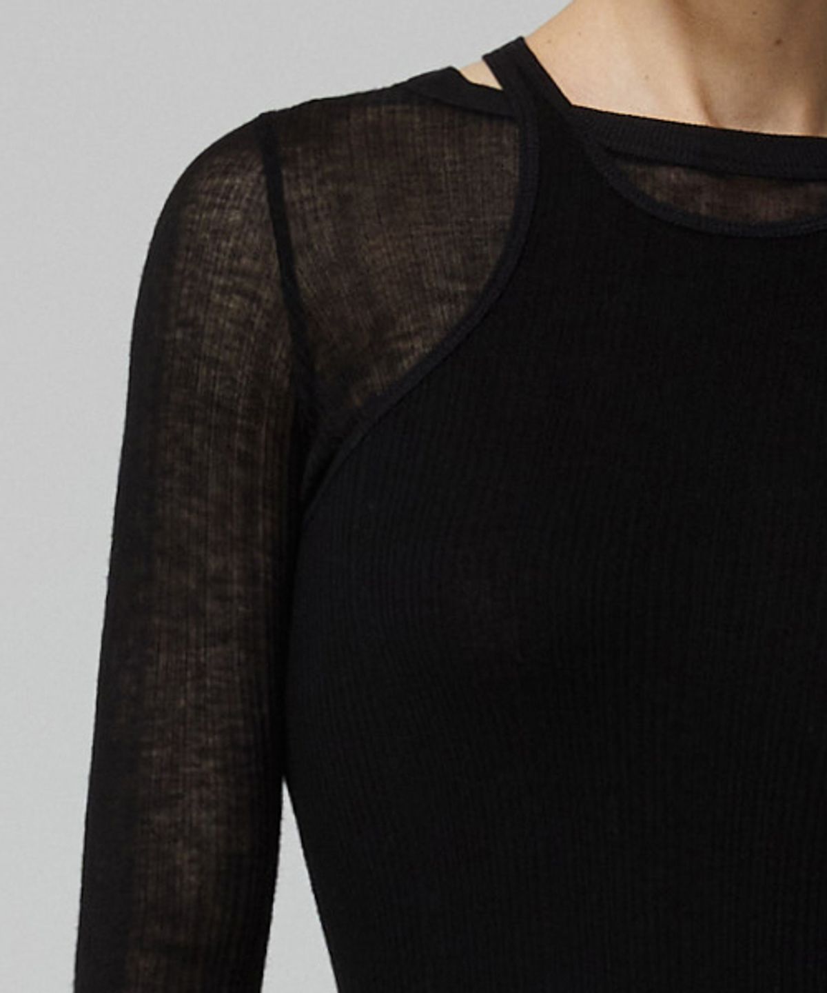 레이디 볼륨(LADY VOLUME) CUTTING LINE SLIM KNIT T-SHIRT_BLACK